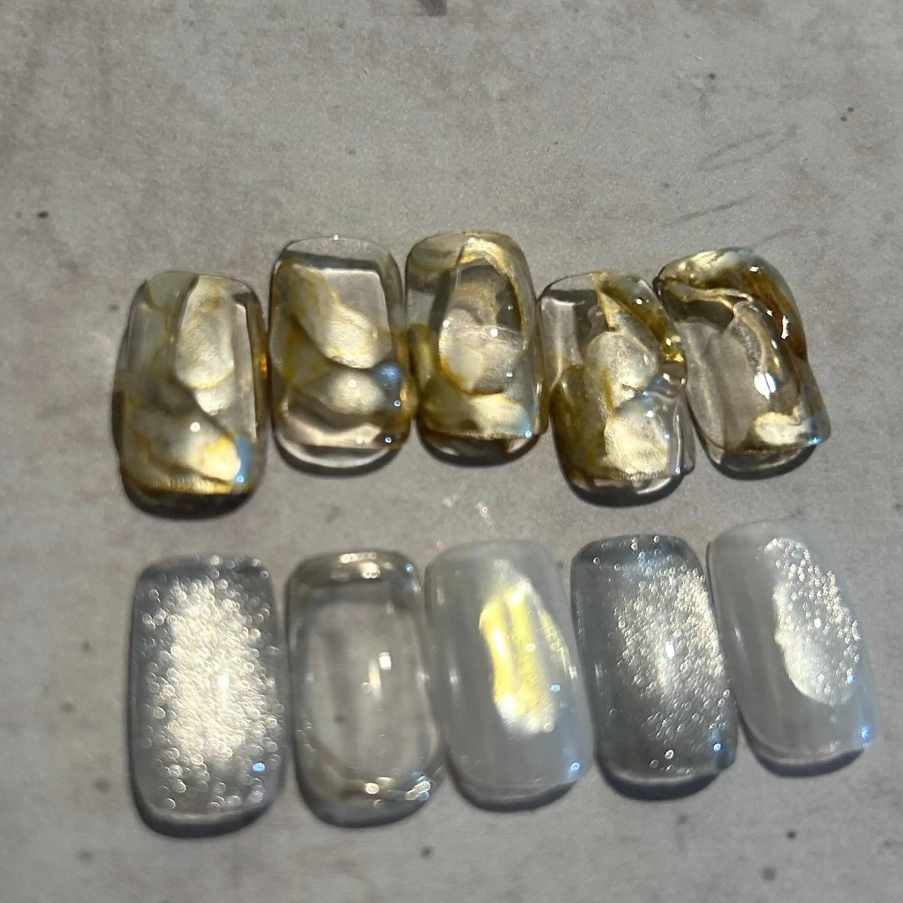 ネイル カジュアル クリアネイル ゴールド マグネットネイル ミラーネイル ハンドネイル ハンドケア lyly.nail所属・lylynail YUUKAのネイルデザイン