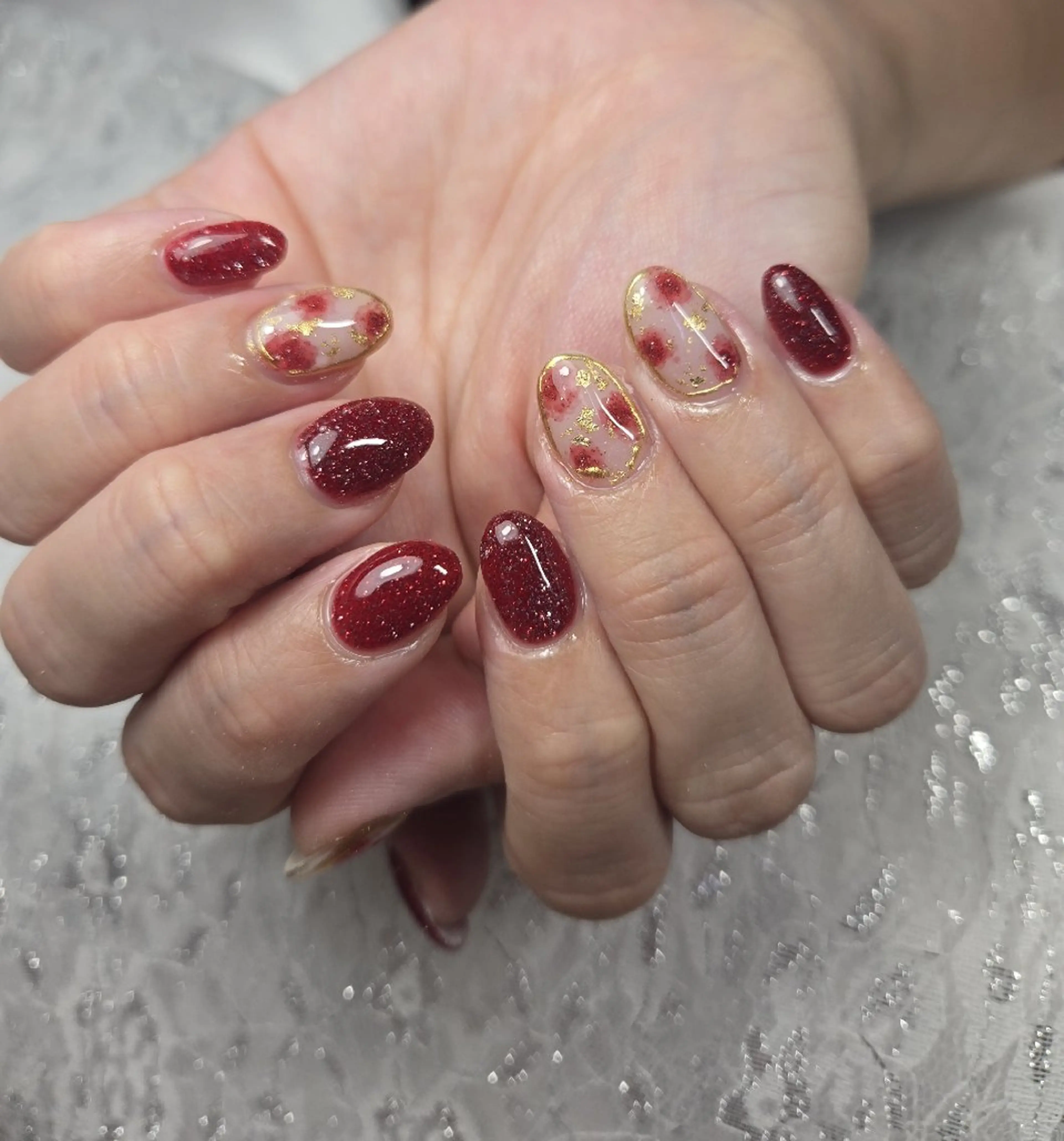 ネイル 赤色 ハンドネイル ネイルサロンベルティ .ひとみのネイルデザイン