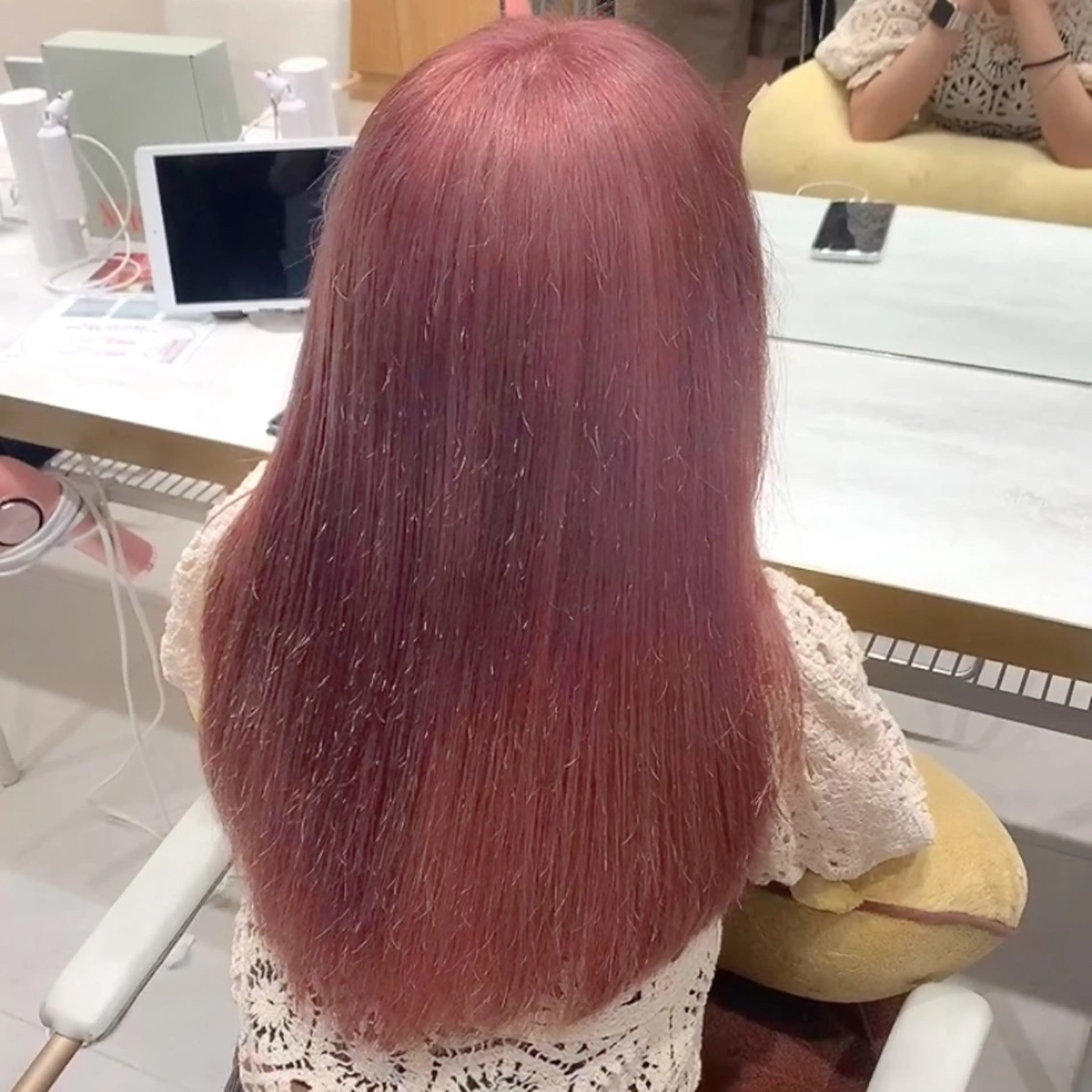 カラー ブリーチ ピンクカラー ヘアカラー トリートメント ヘッドスパ ヘアセット 韓国ヘア/レイヤー/ 顔まわり/りょーとのヘアスタイル