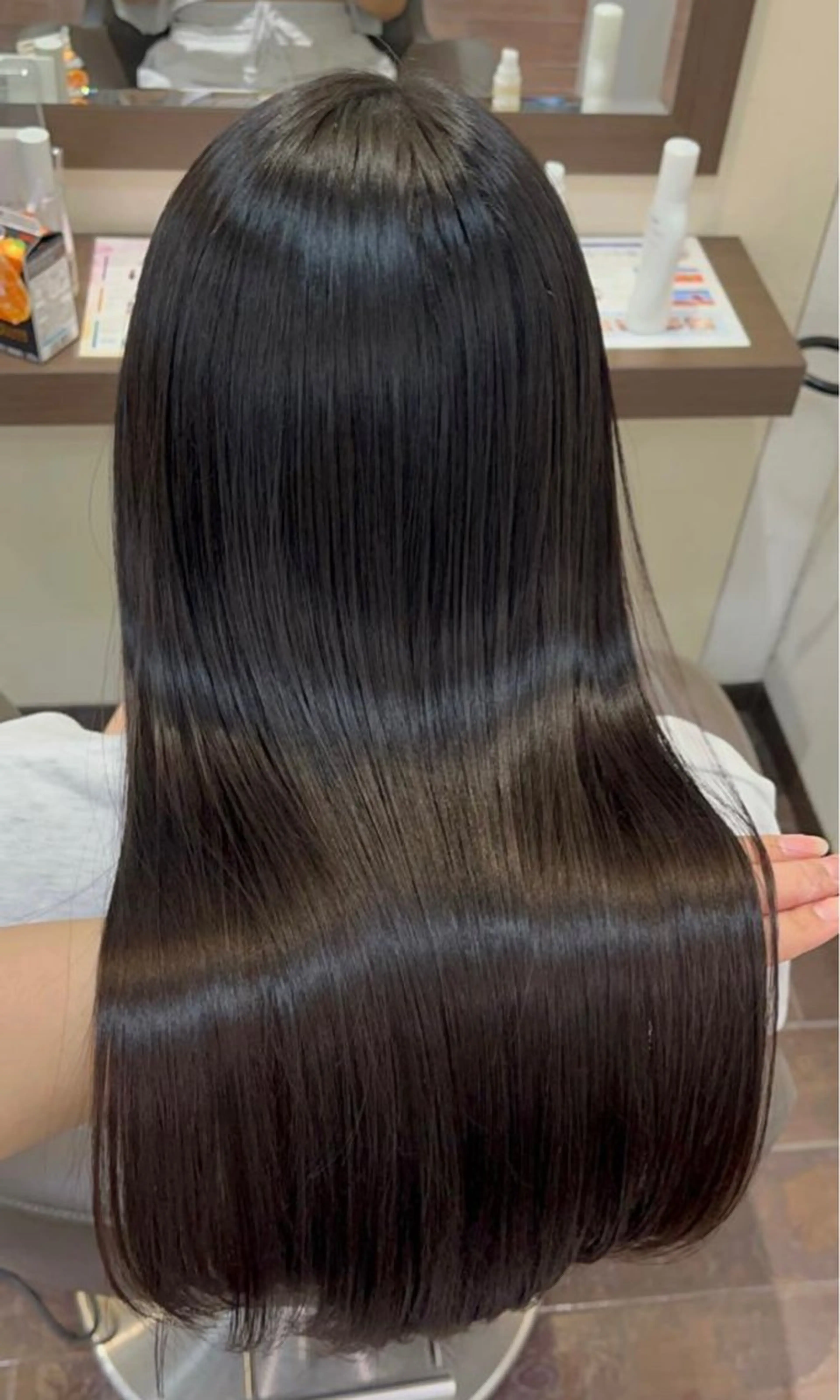 セミロング カラー 黒髪 ブリーチ ブルーカラー ブルーブラック ブラウンカラー ボブ/暖色カラー コウボヒカルのヘアスタイル