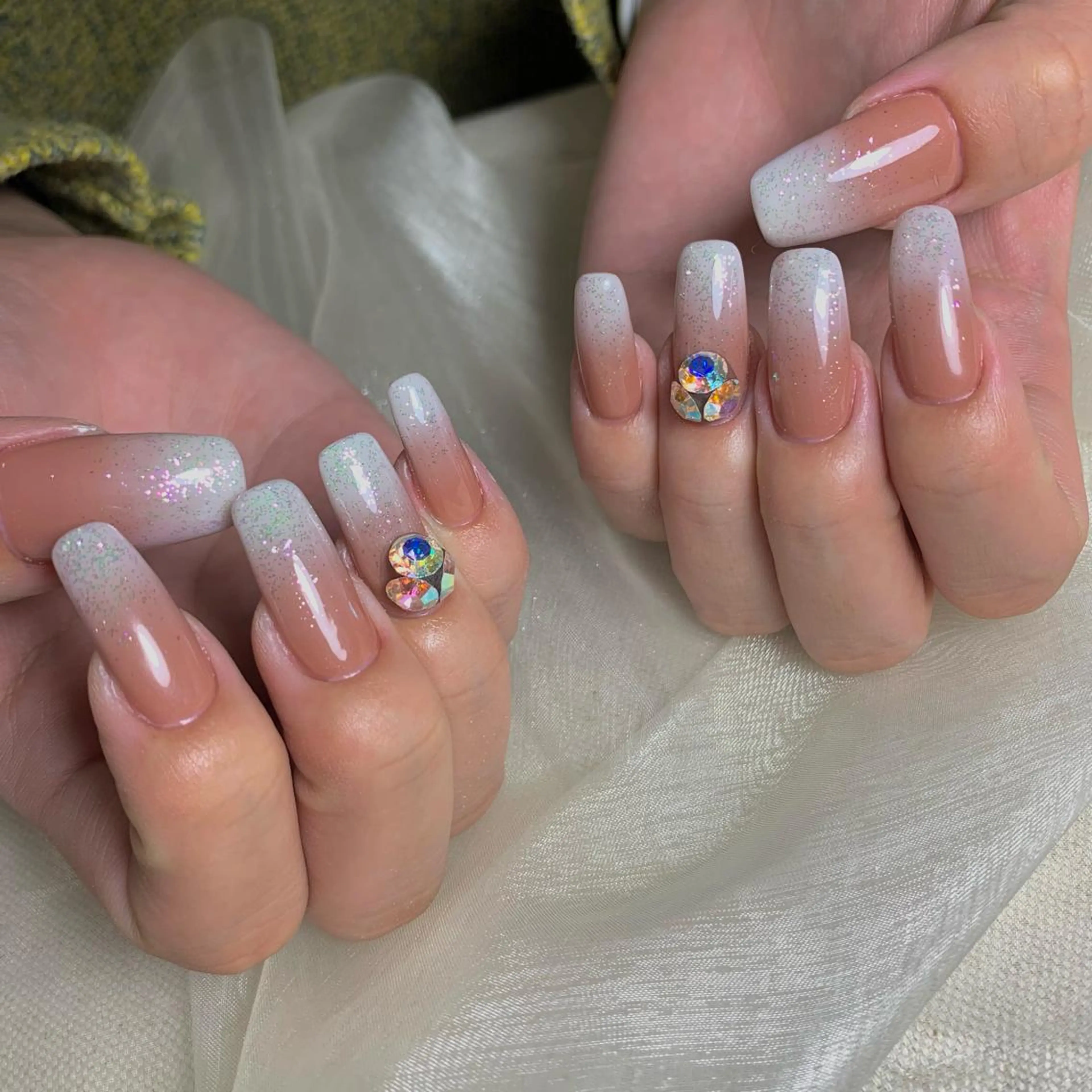 ネイル repos~ルポ~所属・里見 麗のネイルデザイン