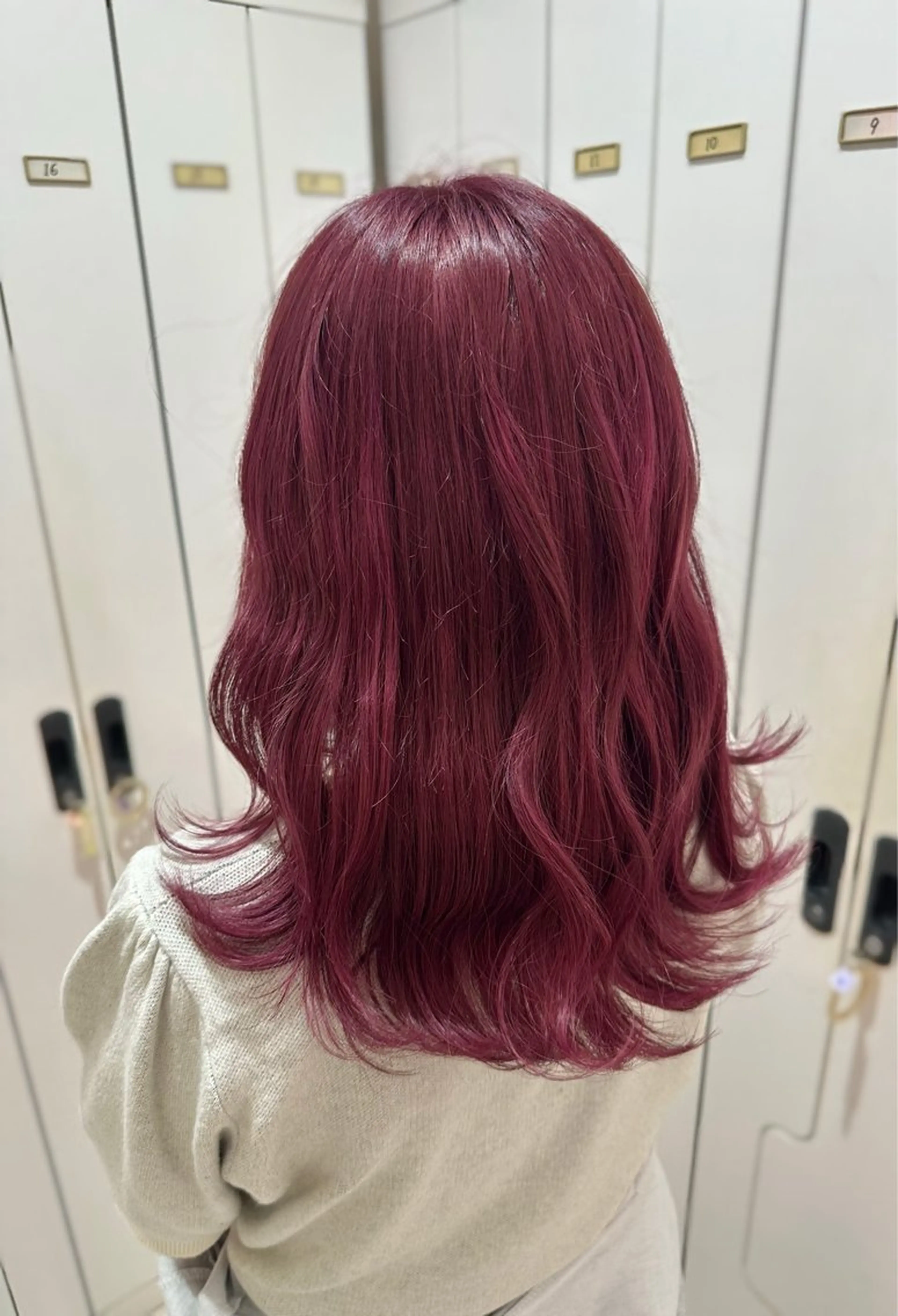 ミディアム カラー ブリーチ ピンクカラー ヘアカラー 艶カラー/縮毛矯正/ ブリーチカラー/みなのヘアスタイル