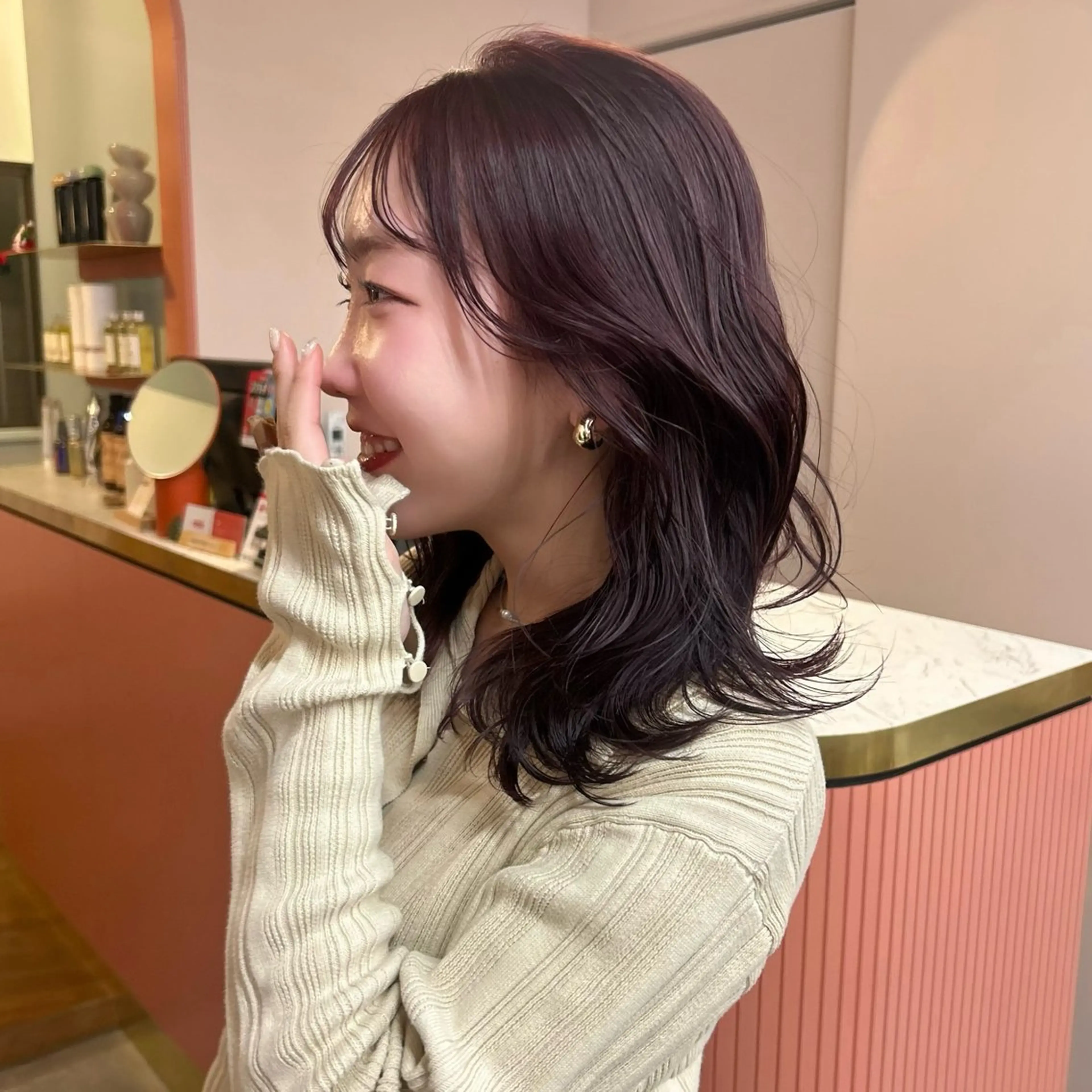 セミロング カラー ヘアカラー MUKU 市川 莉花のヘアスタイル