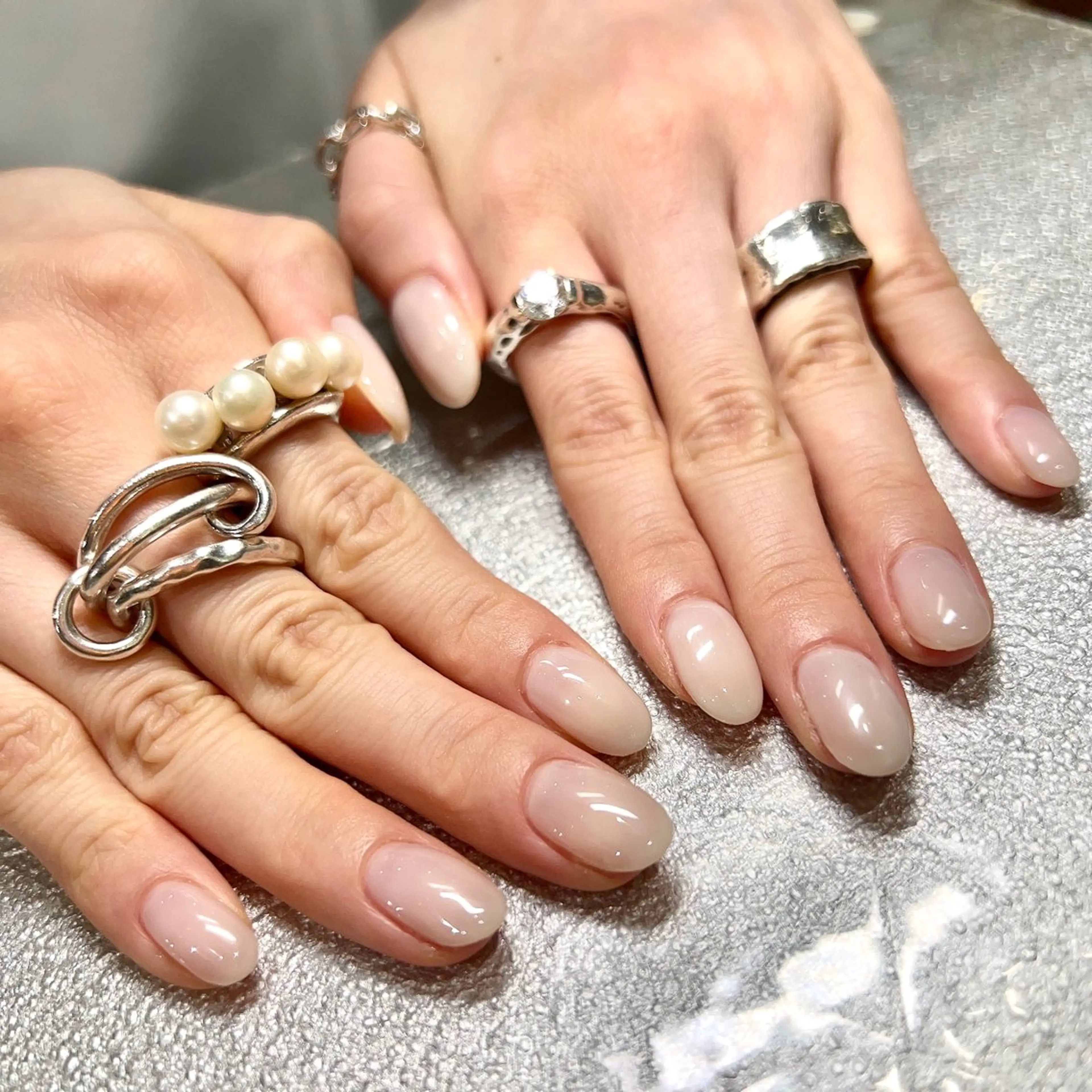 ネイル ホワイト Total Beauty Salon CURE 津田沼店所属・イエティ .のネイルデザイン