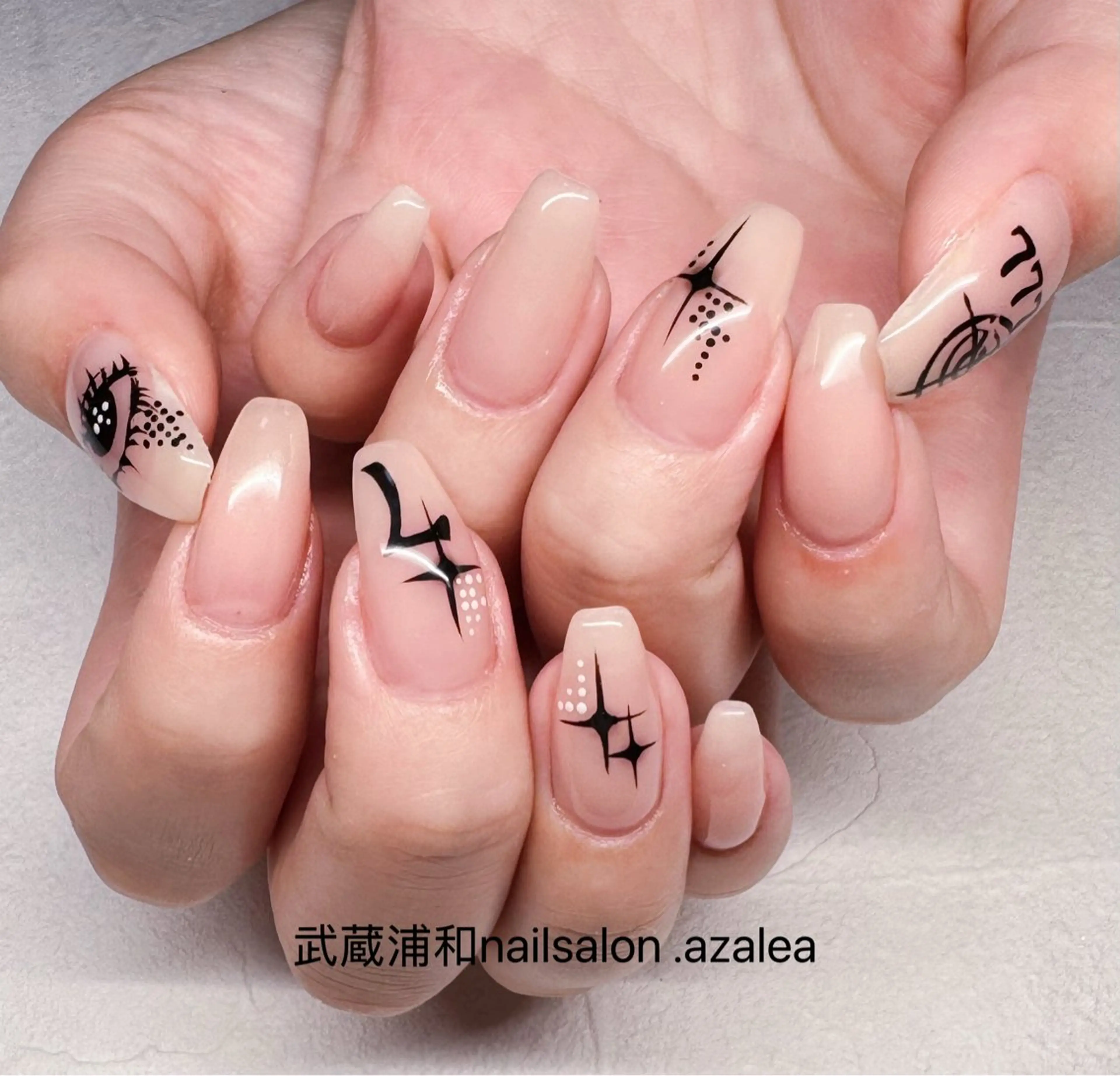 ネイル ハンドネイル R inのネイルデザイン