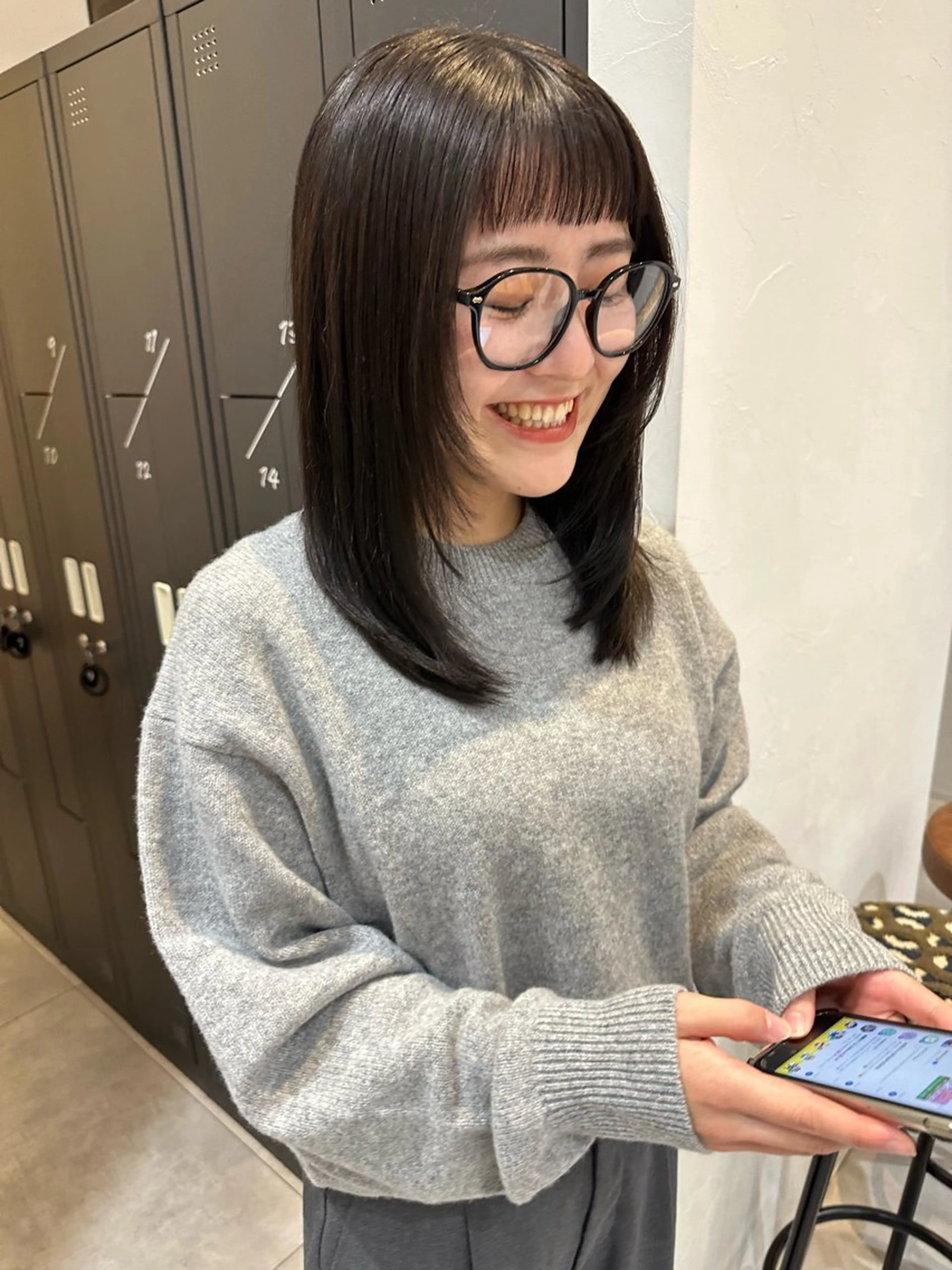 ミディアム VIEWユリナ メイク/ カットのヘアスタイル