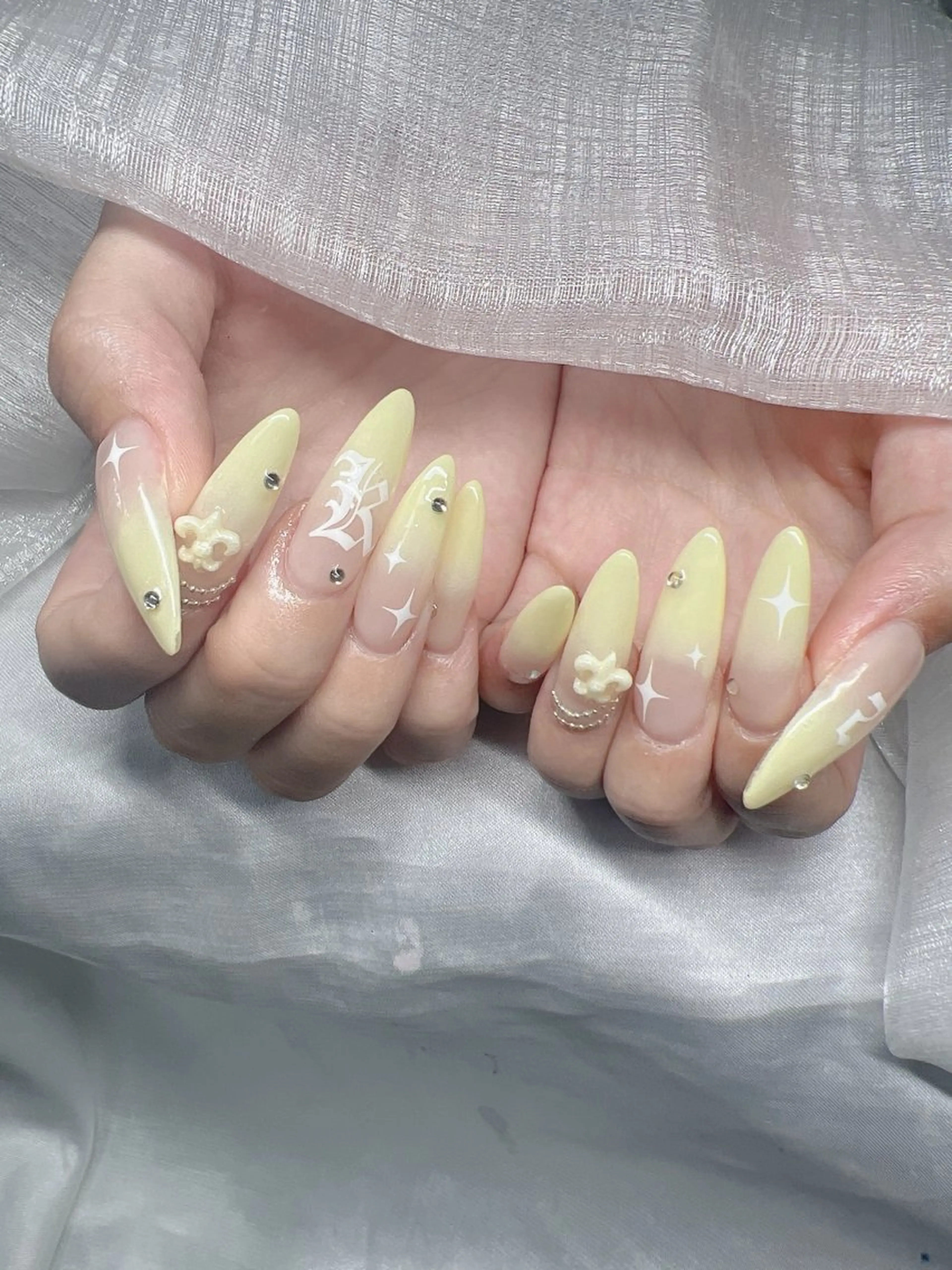 ネイル ハンドネイル Lee Nailsのネイルデザイン