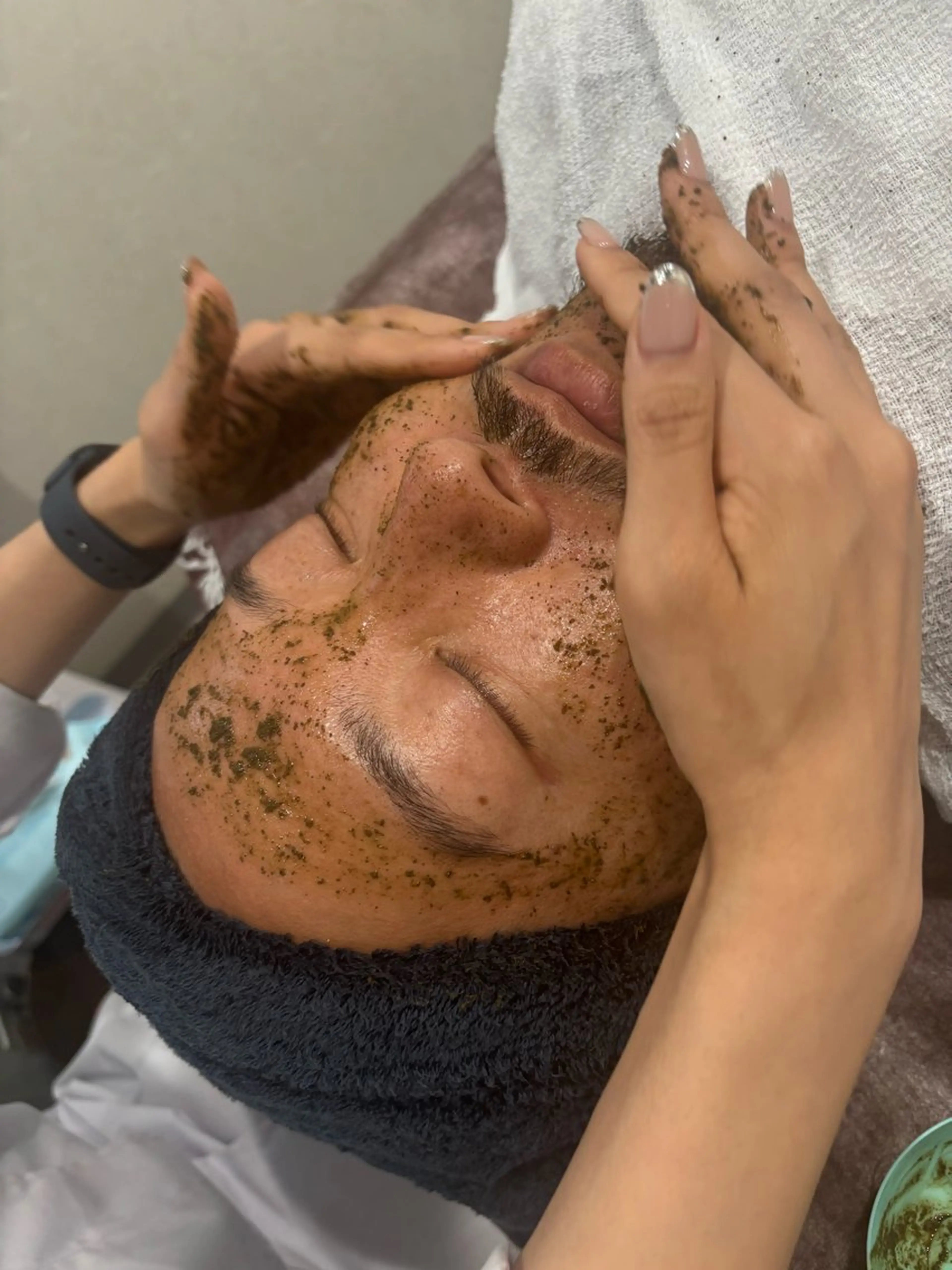 ハーブピーリング/韓国肌管理/フェイシャル/毛穴洗浄/眉毛/顔脱毛【糸脱毛専門】rev所属・ハーブピーリング🌹 毛穴洗浄❤️眉waxのエステ・リラクイメージ