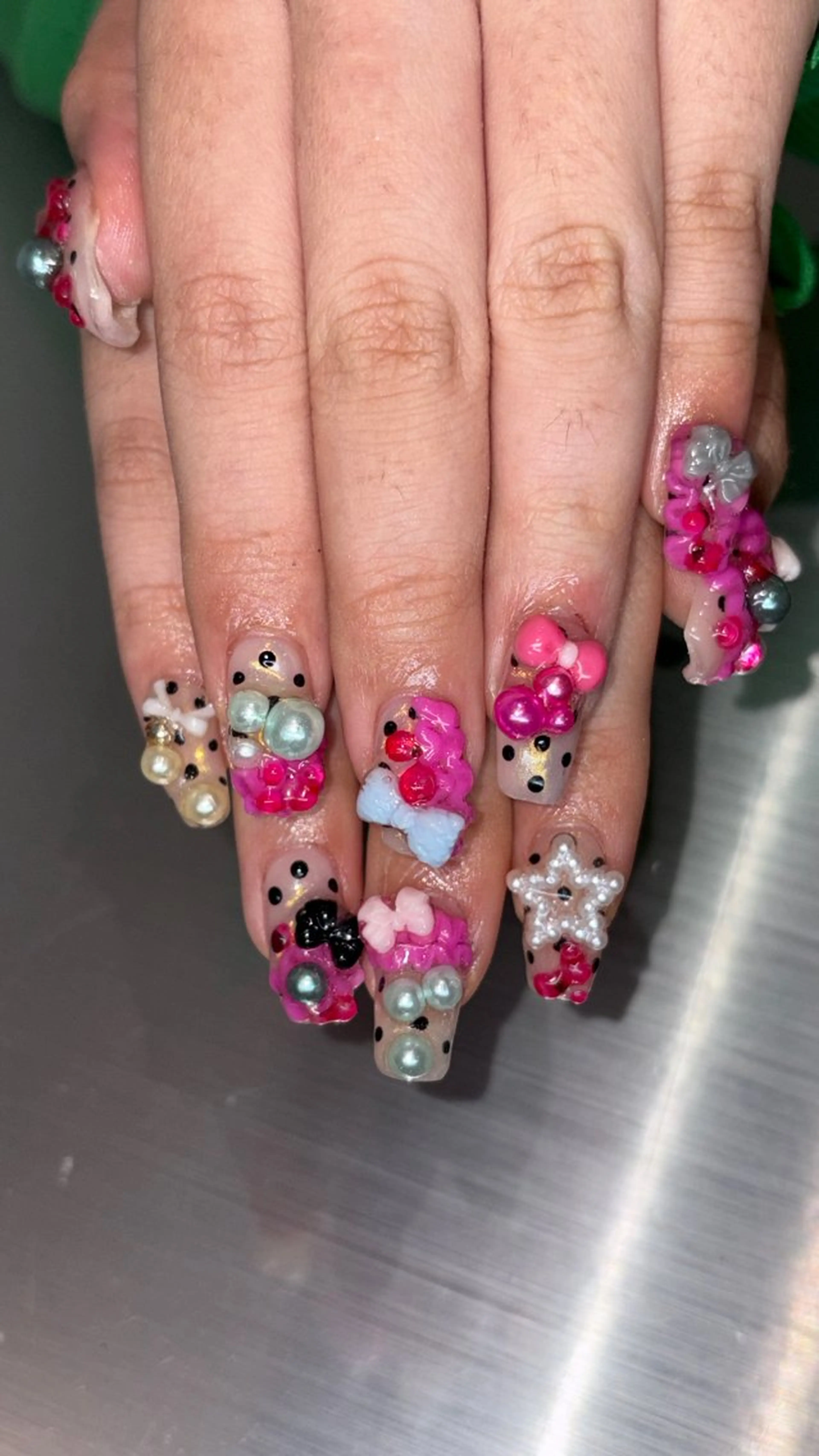 ネイル ハンドネイル 👽個性派ネイル🎀 komachiのマツエク・マツパデザイン