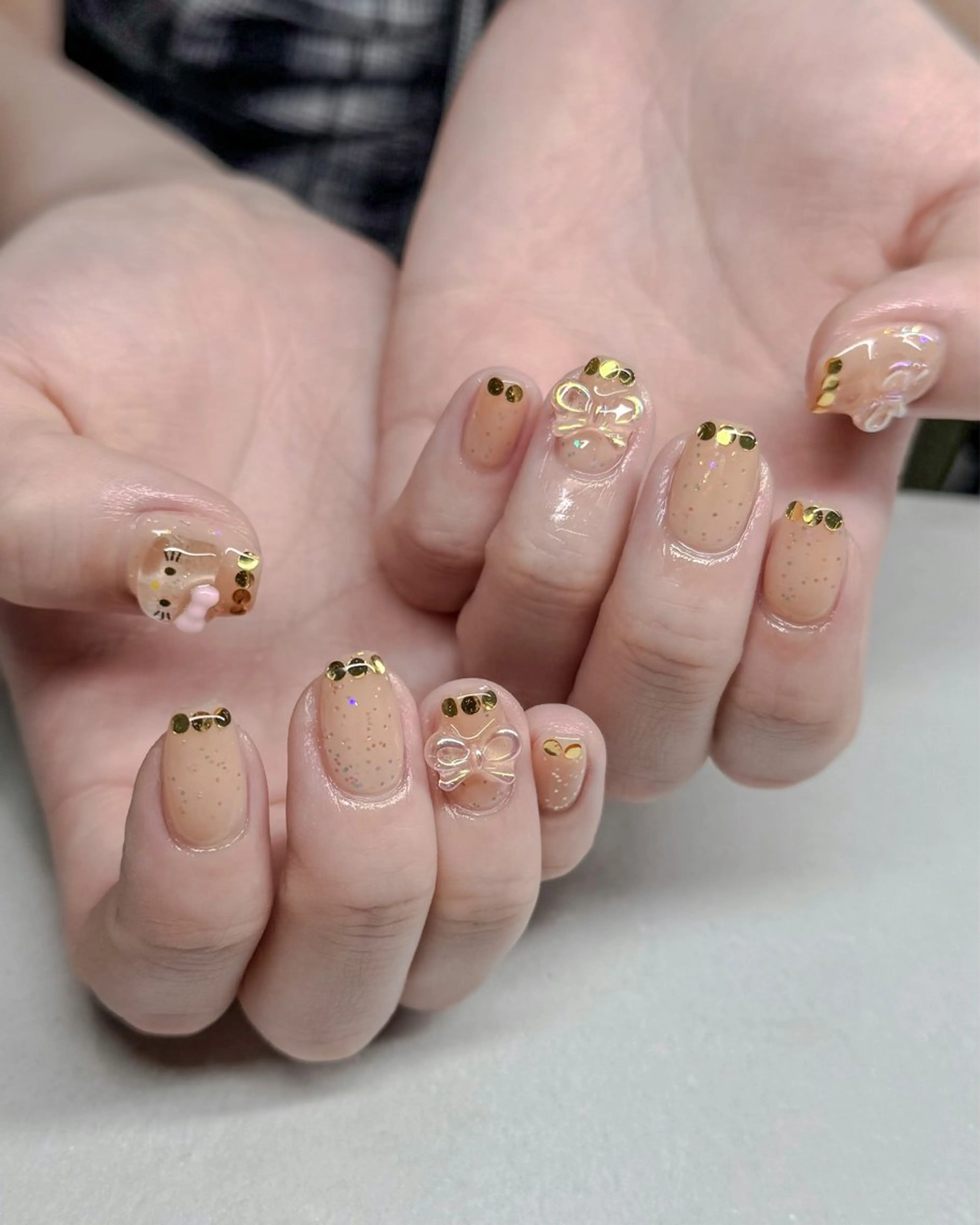 ネイル キラキラネイル num-fi Aiのネイルデザイン