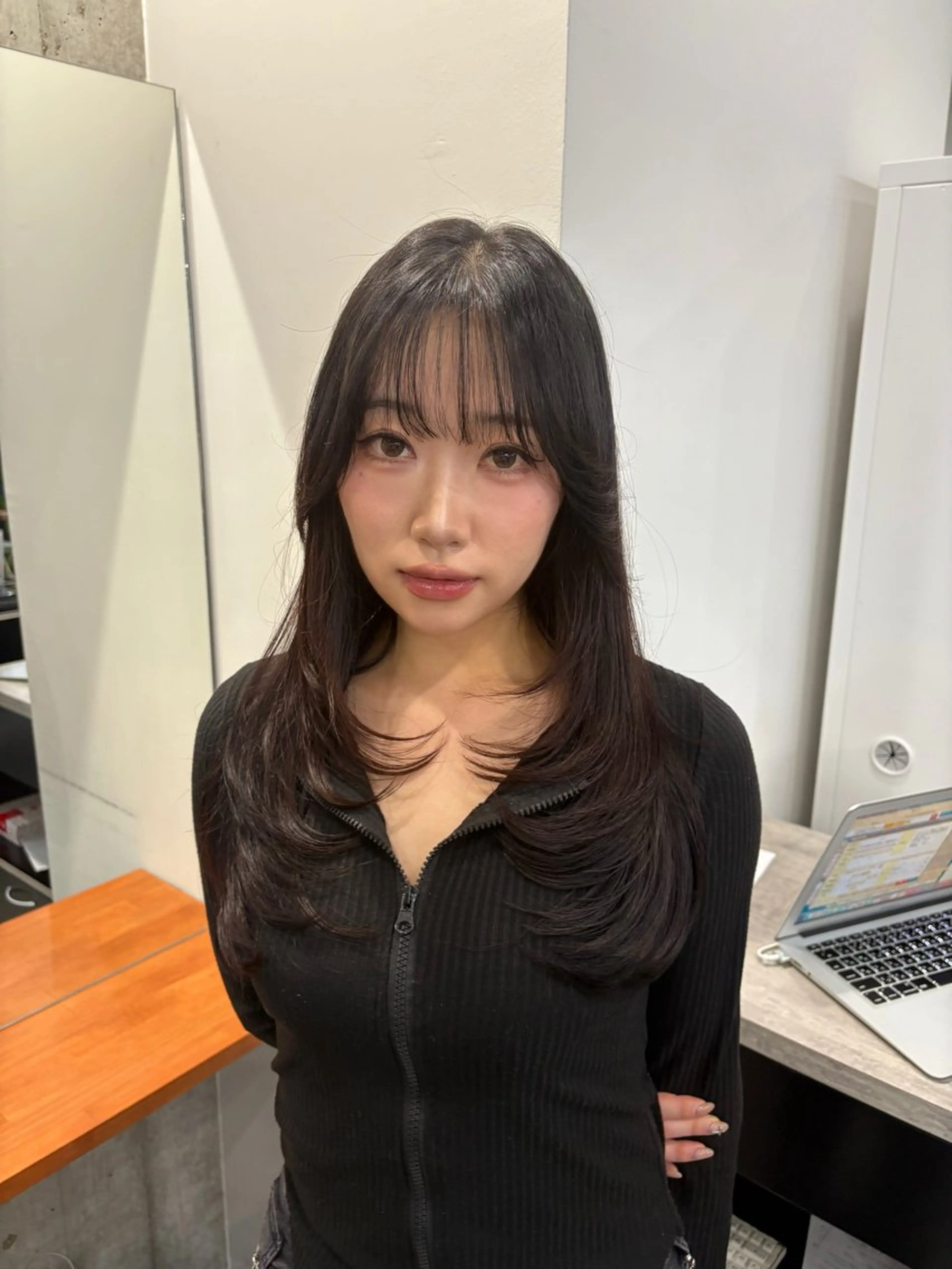 ロング カラー 透明感カラー レイヤーカット カット ヘアカラー 髪質改善／縮毛矯正 関根青葉のヘアスタイル