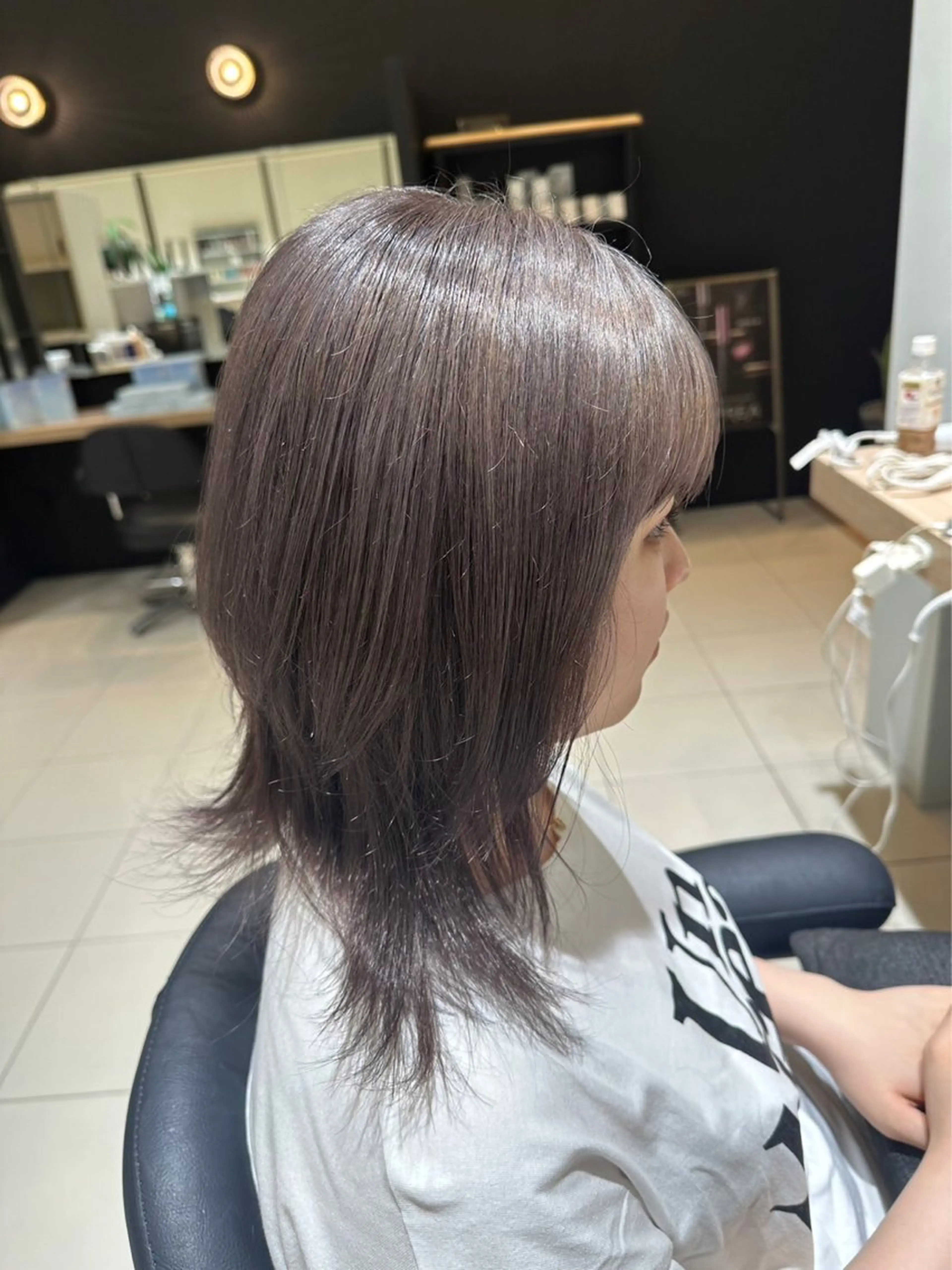 ミディアム カラー シルバー ウルフカット レイヤー/韓国風/ 縮毛矯正/沖谷航のヘアスタイル