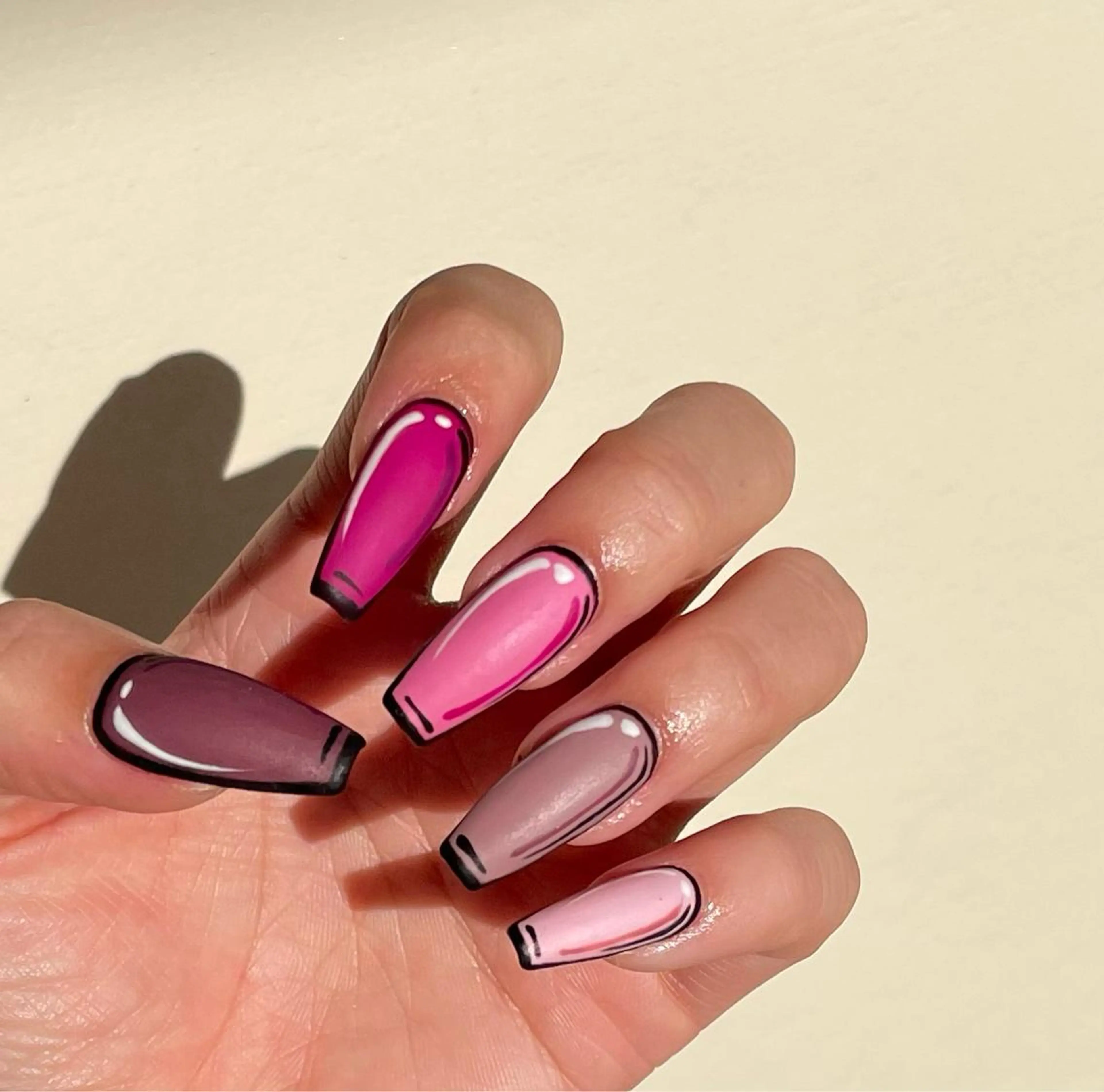 ネイル VIERU 🌈🎀💖のネイルデザイン