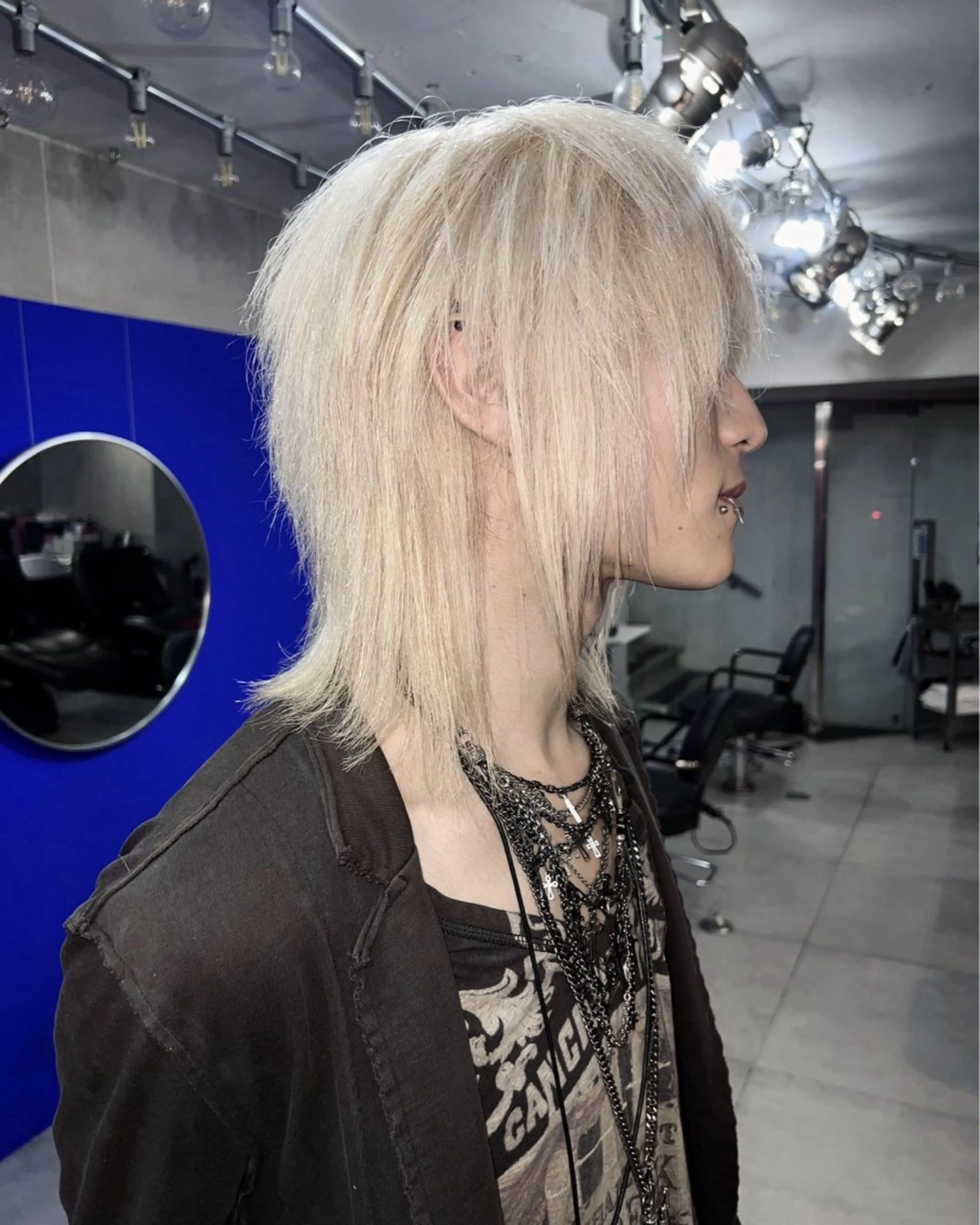 ミディアム カット AIRA/ブリーチ ‪/透明感カラーのヘアスタイル