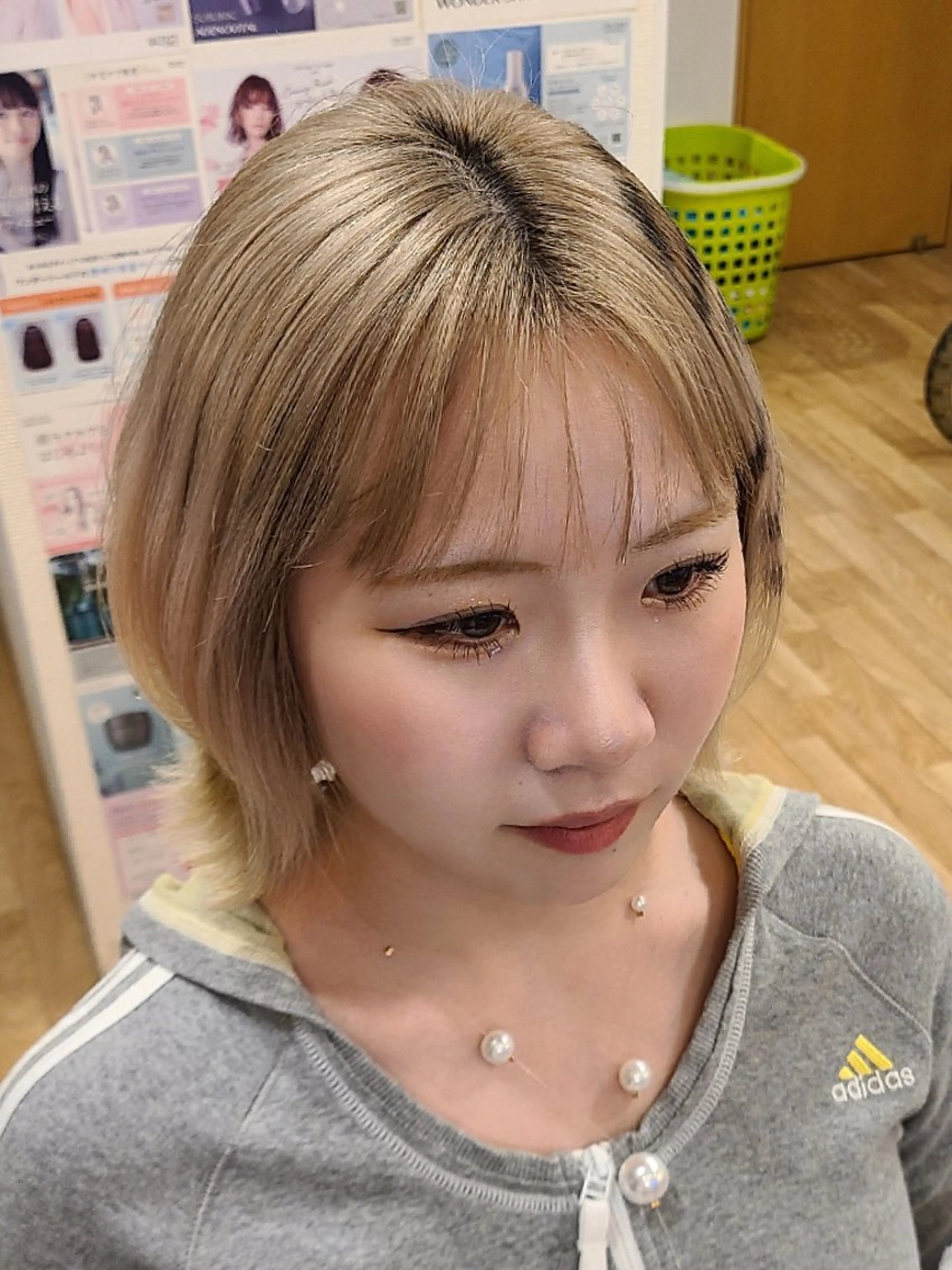 ミディアム シ マのヘアスタイル