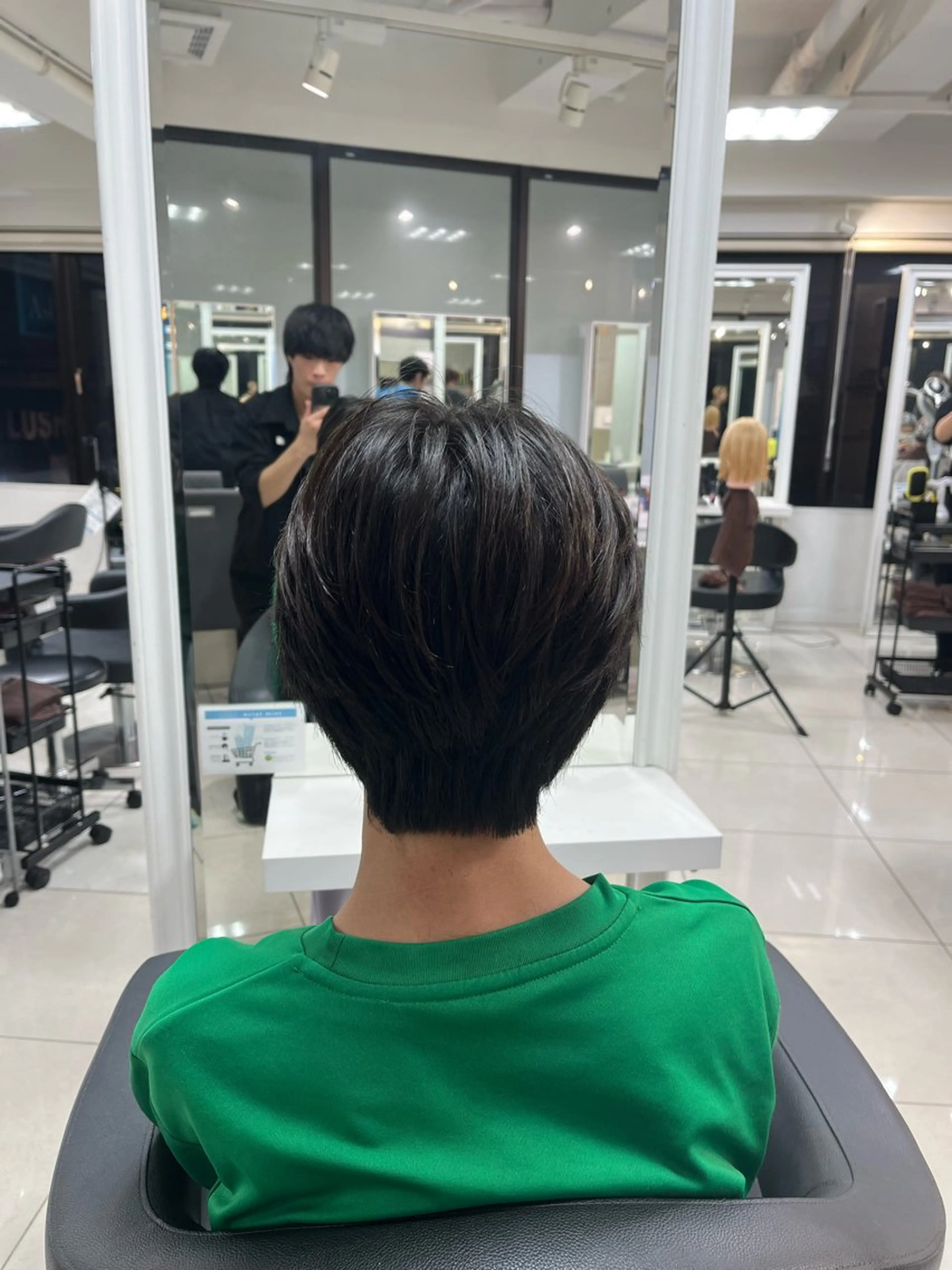 ショート 【シャドウパーマ センターパート】義心のヘアスタイル