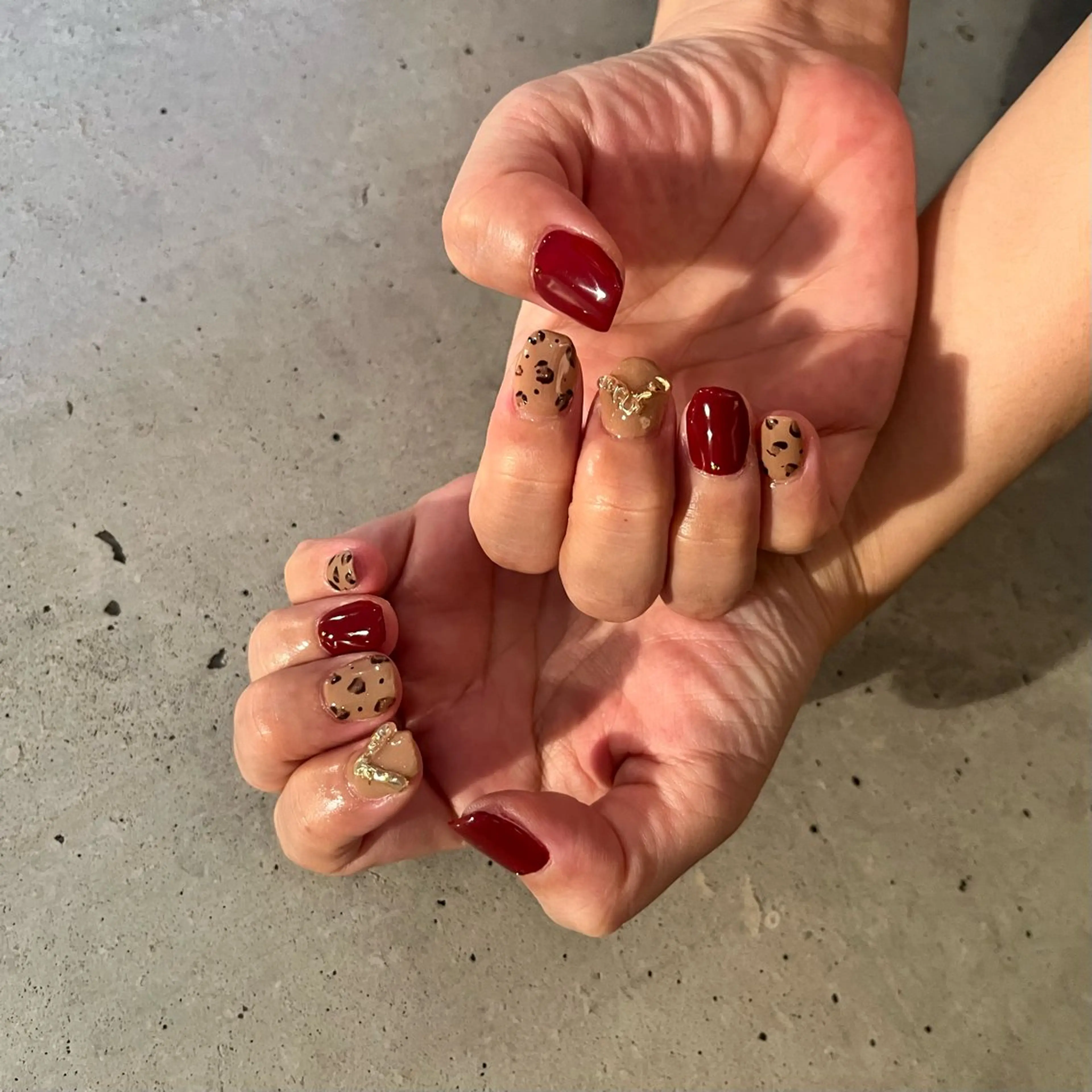 ネイル アニマル柄 ジェルネイル ゴールド DariL Ayaのネイルデザイン