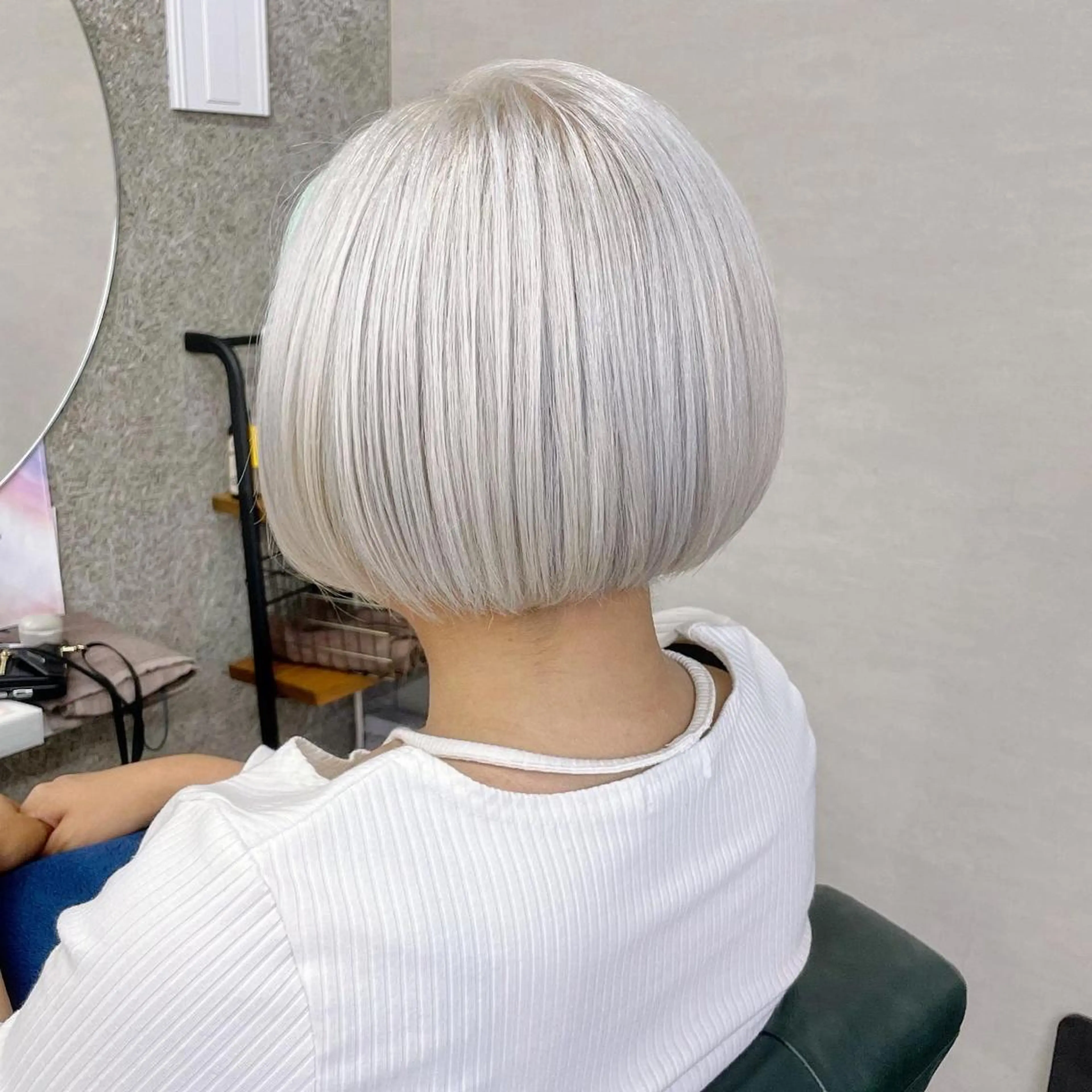 ショート カラー ヘアカラー トリートメント Lull (シェアサロンReco VIProom)所属・Lull1人美容室 バレイヤージュのヘアスタイル