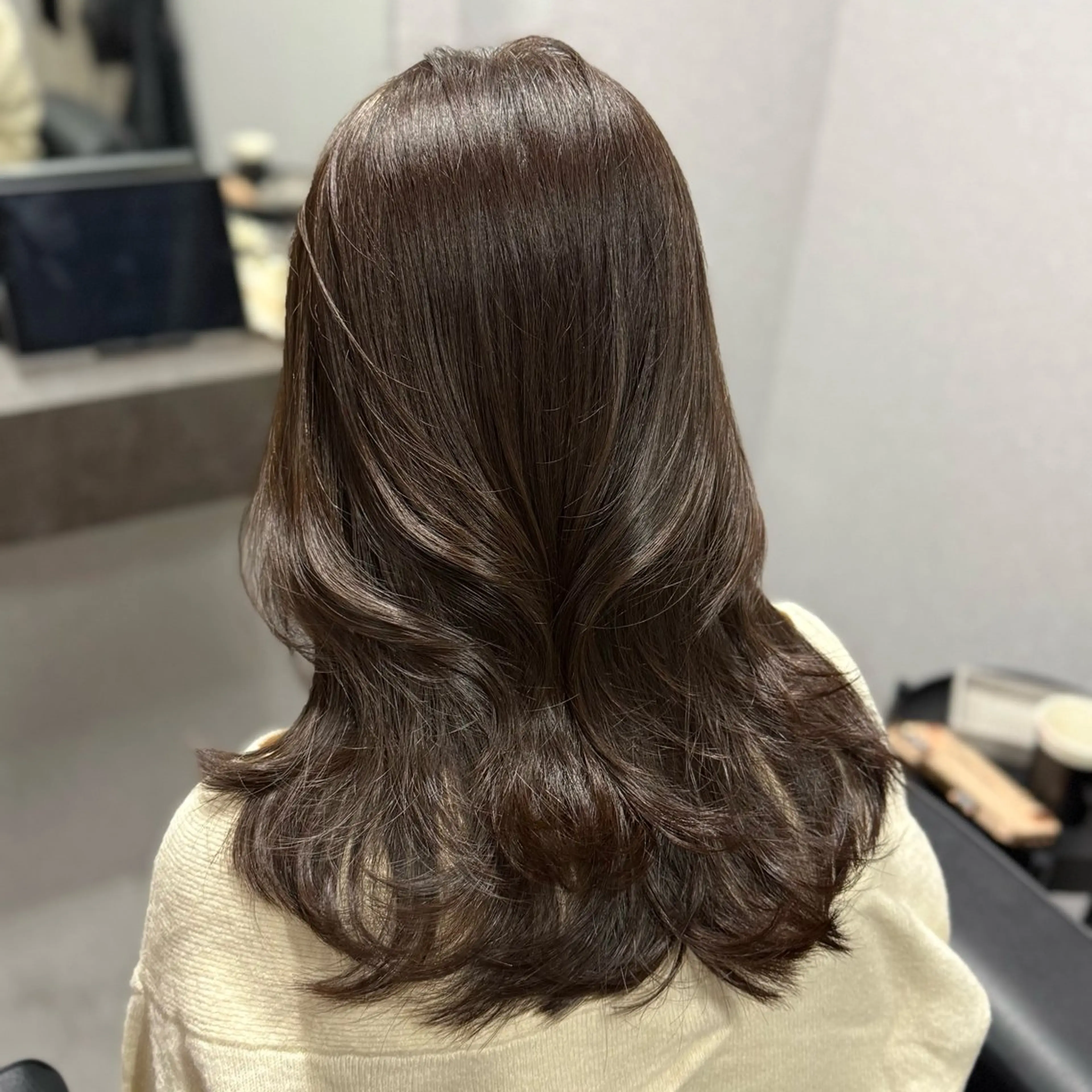 ロング カラー 黒髪 透明感カラー グレージュ オリーブカラー 髪質改善 カット ヘアカラー トリートメント 髪質改善Ⅰ透明感 艶カラーⅠたつやのヘアスタイル