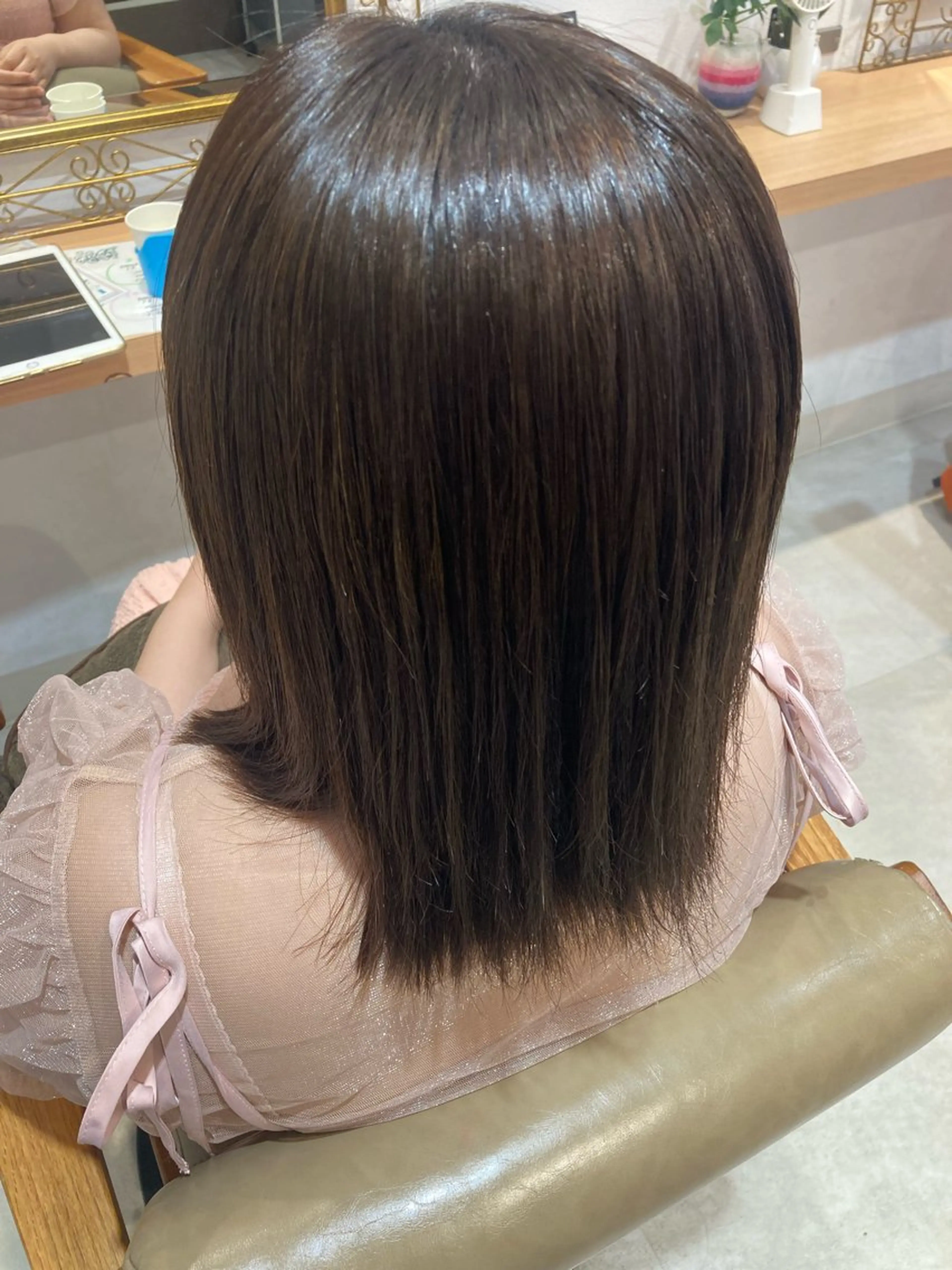 ミディアム 艶カラー3850 まいのヘアスタイル