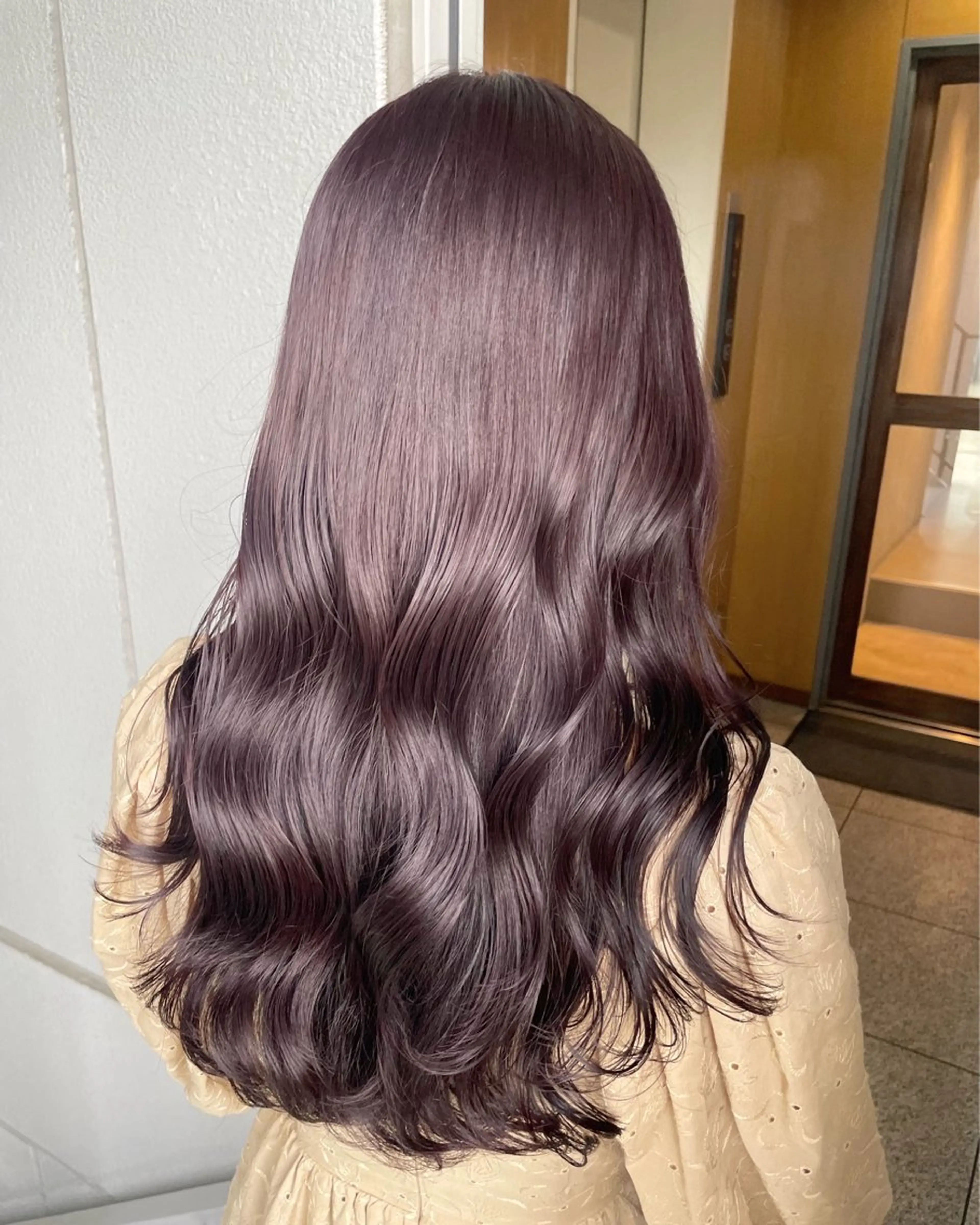 ロング カラー ブラウンカラー ラベンダーカラー トリートメント ヘアカラー トリートメント 【arc】Ruri コテ巻き風パーマのヘアスタイル