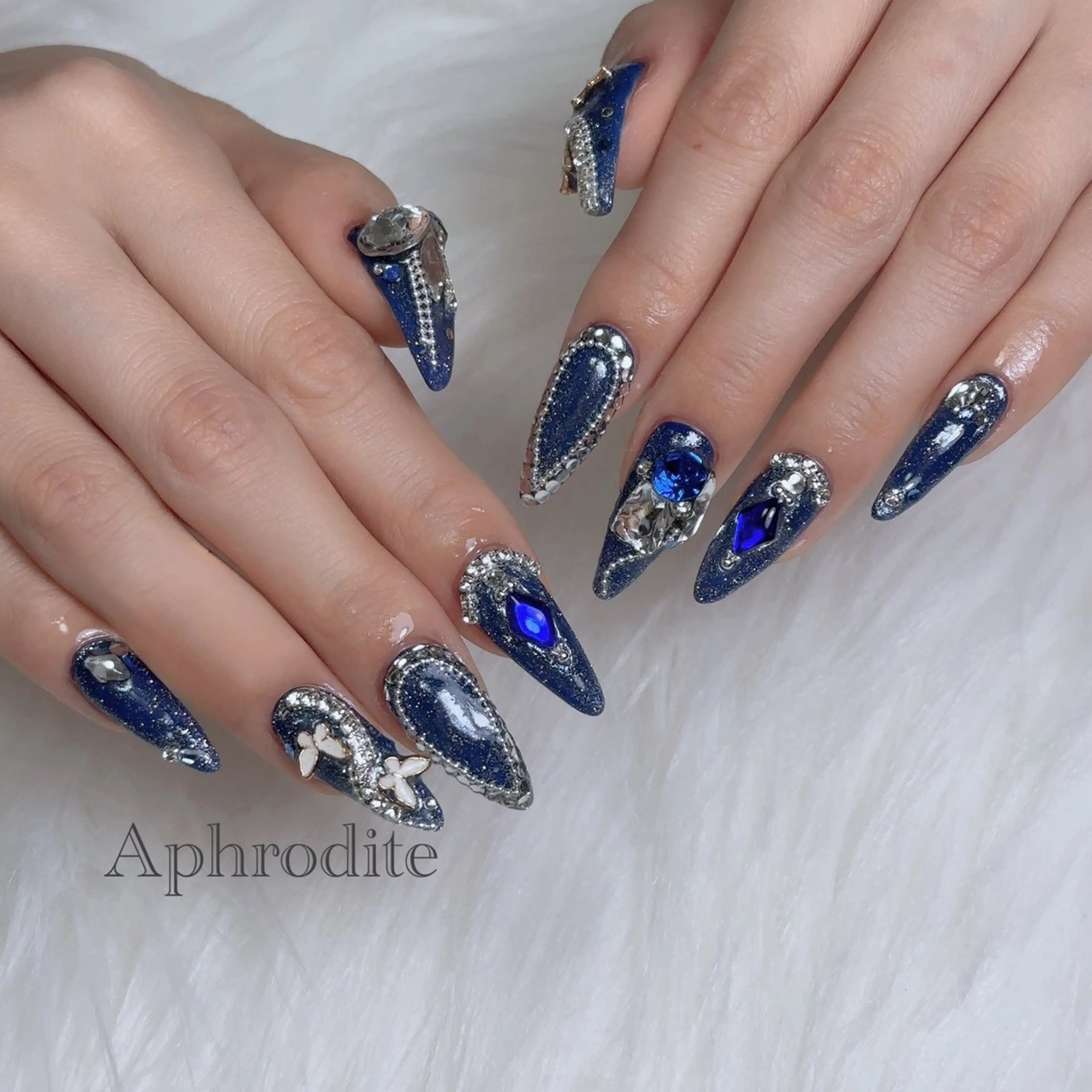 ネイル Aphrodite パラジェル認定サロンのネイルデザイン