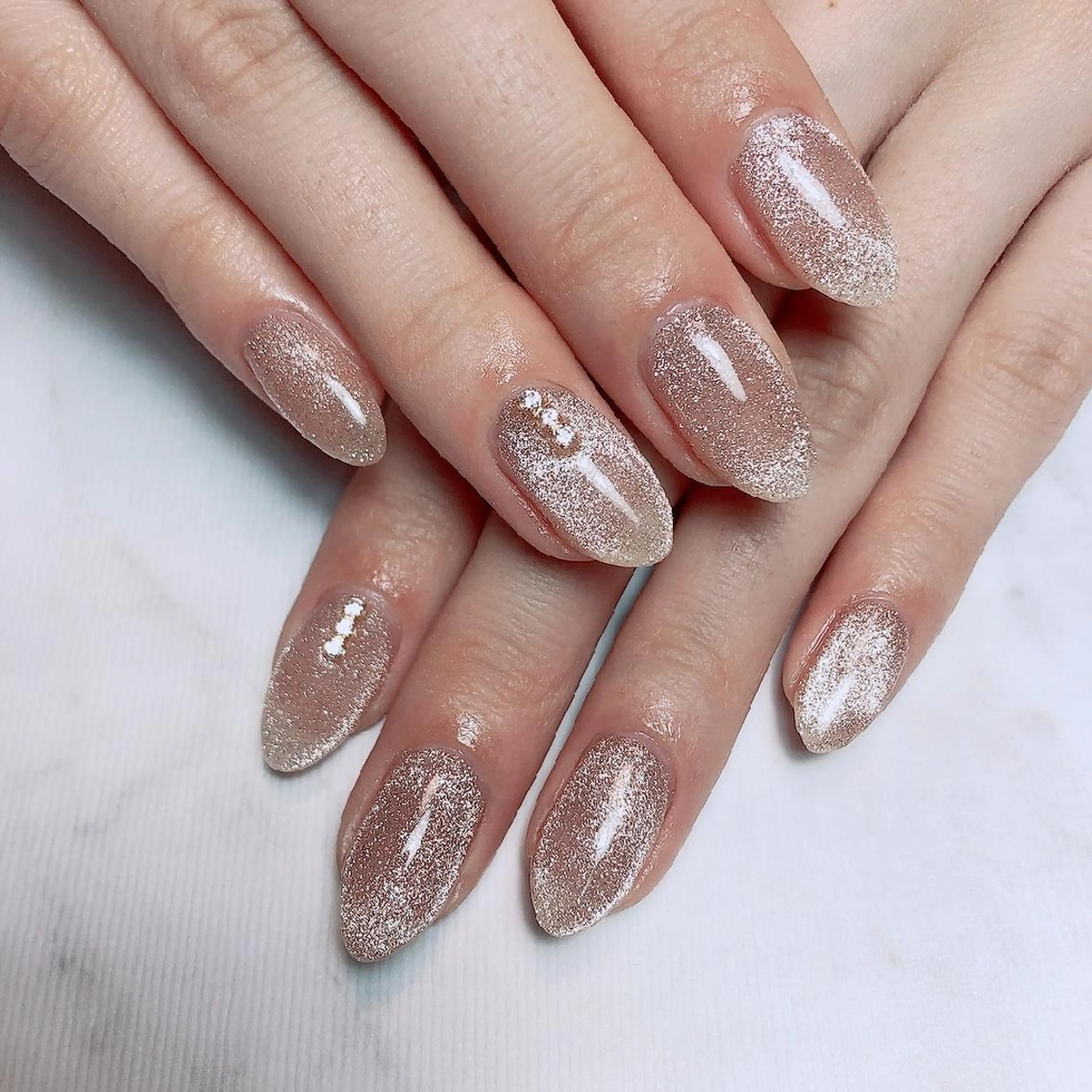 セミロング ネイル キラキラネイル ☺︎山部 志麻☺︎のネイルデザイン