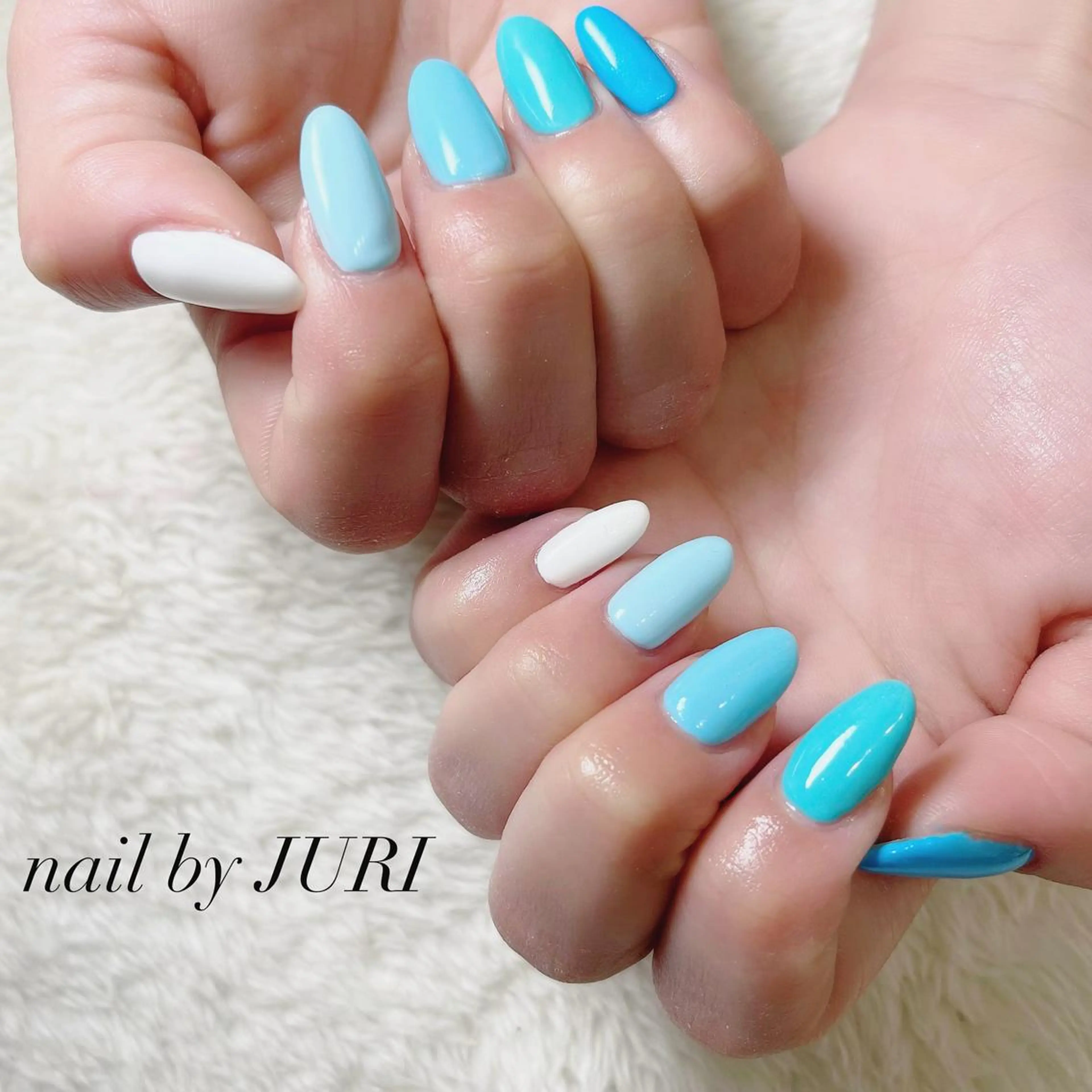 ネイル フットネイル フレンチネイル ジェルネイル ラメ(グリッター) ラメグラデーション NEO Beauty Salon所属・𝐍𝐄𝐎 𝐉𝐔𝐑𝐈のネイルデザイン