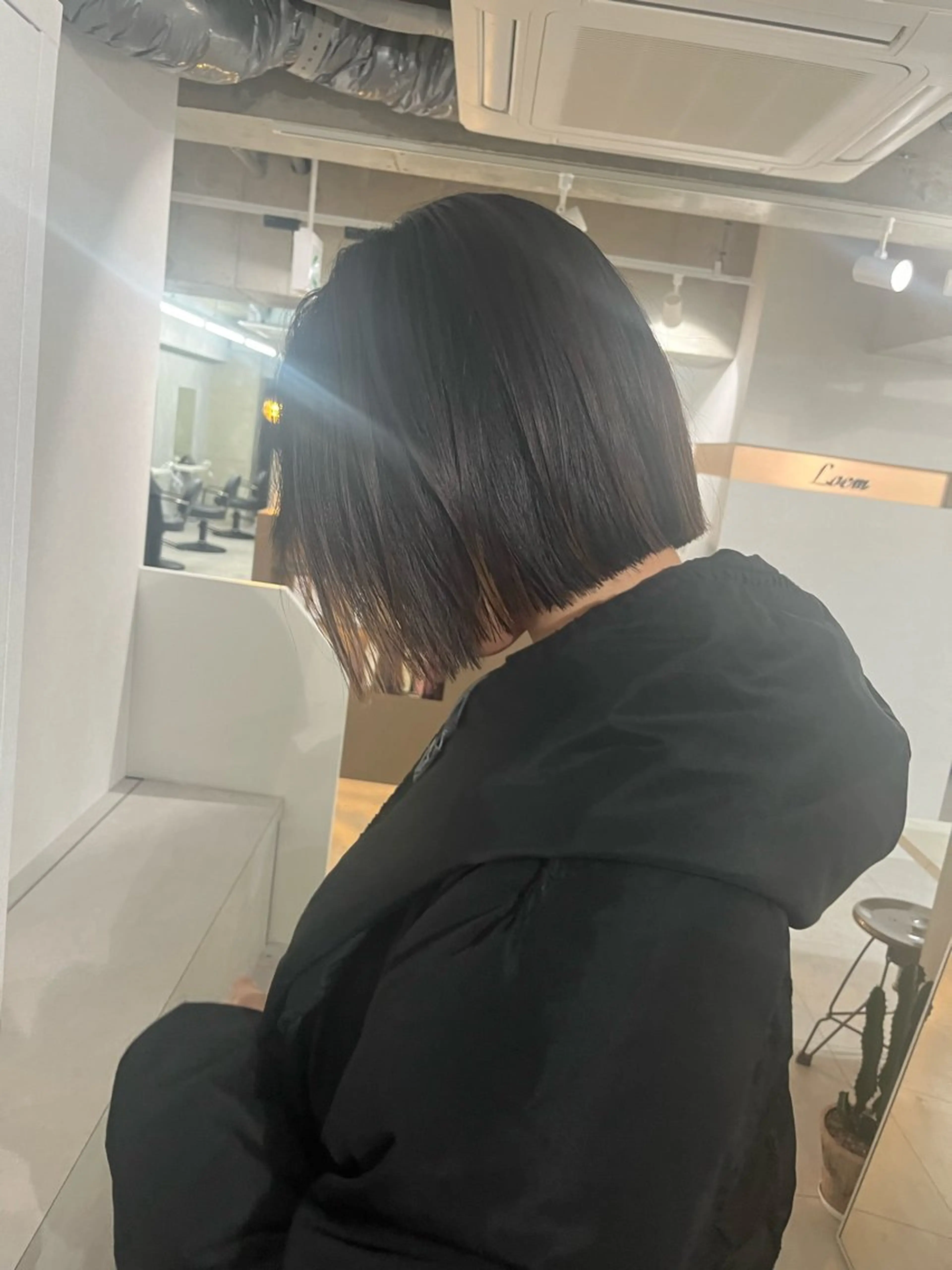 ミディアム ボブ anon Loemのヘアスタイル