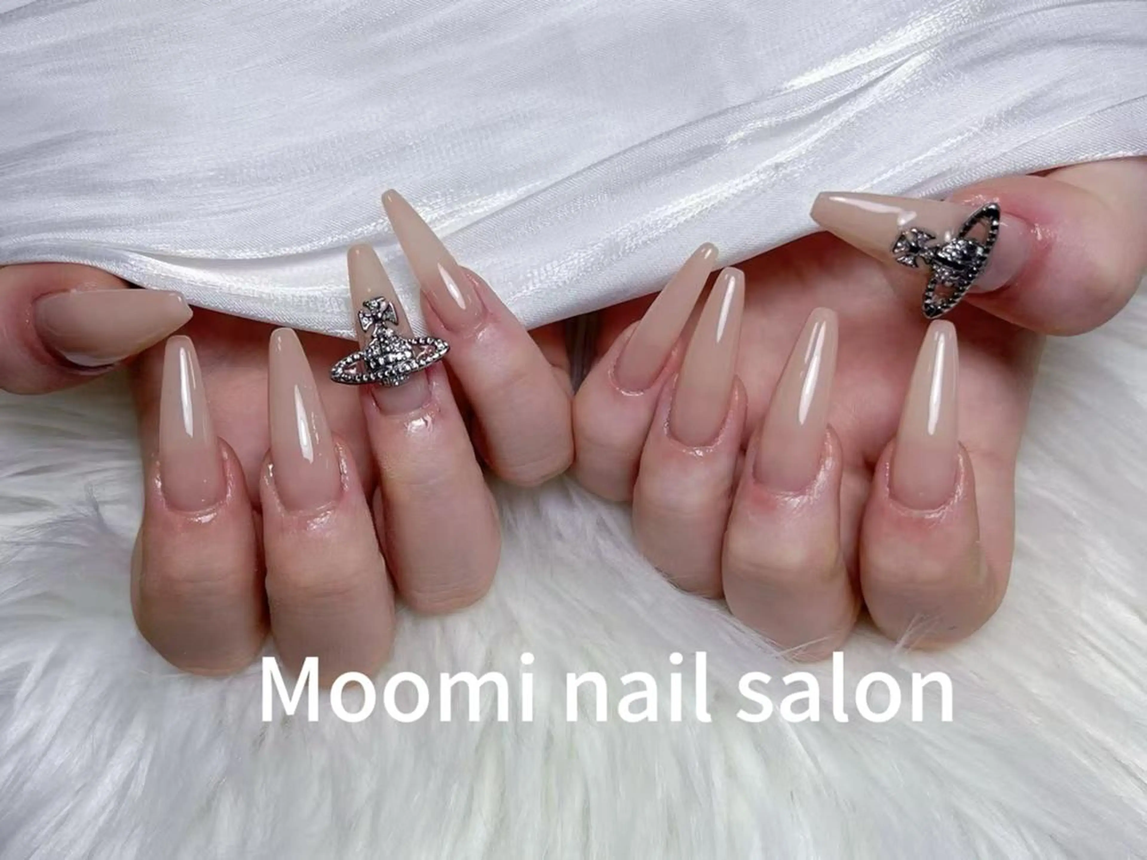 ミディアム ハンドネイル Moomi nail salonのネイルデザイン
