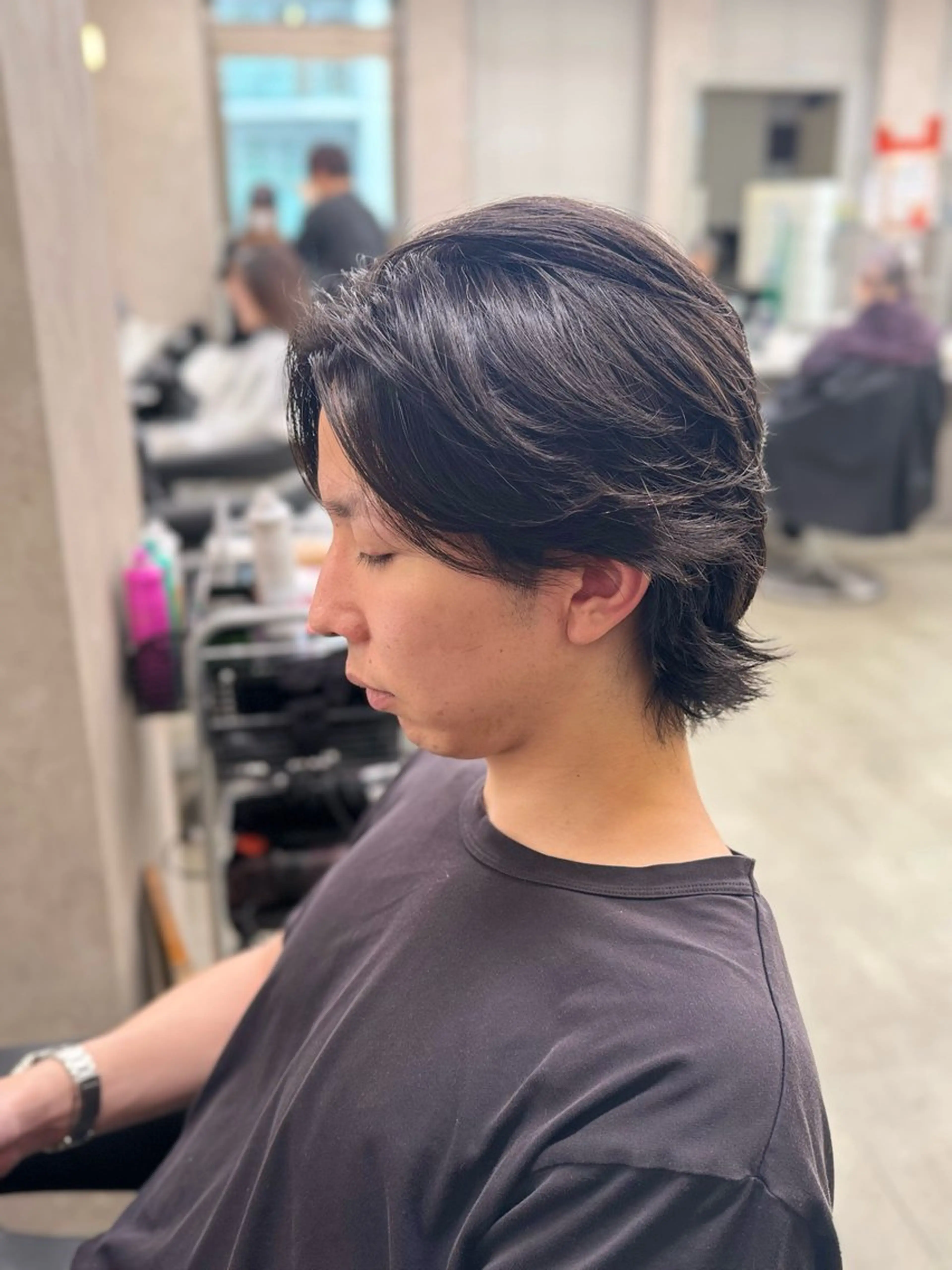 ミディアム パーマ ヘアアレンジ メンズ ミディアムパーマ メンズパーマ ニュアンスパーマ カット パーマ トリートメント ヘッドスパ ヘアセット 顔まわりカット の達人のヘアスタイル