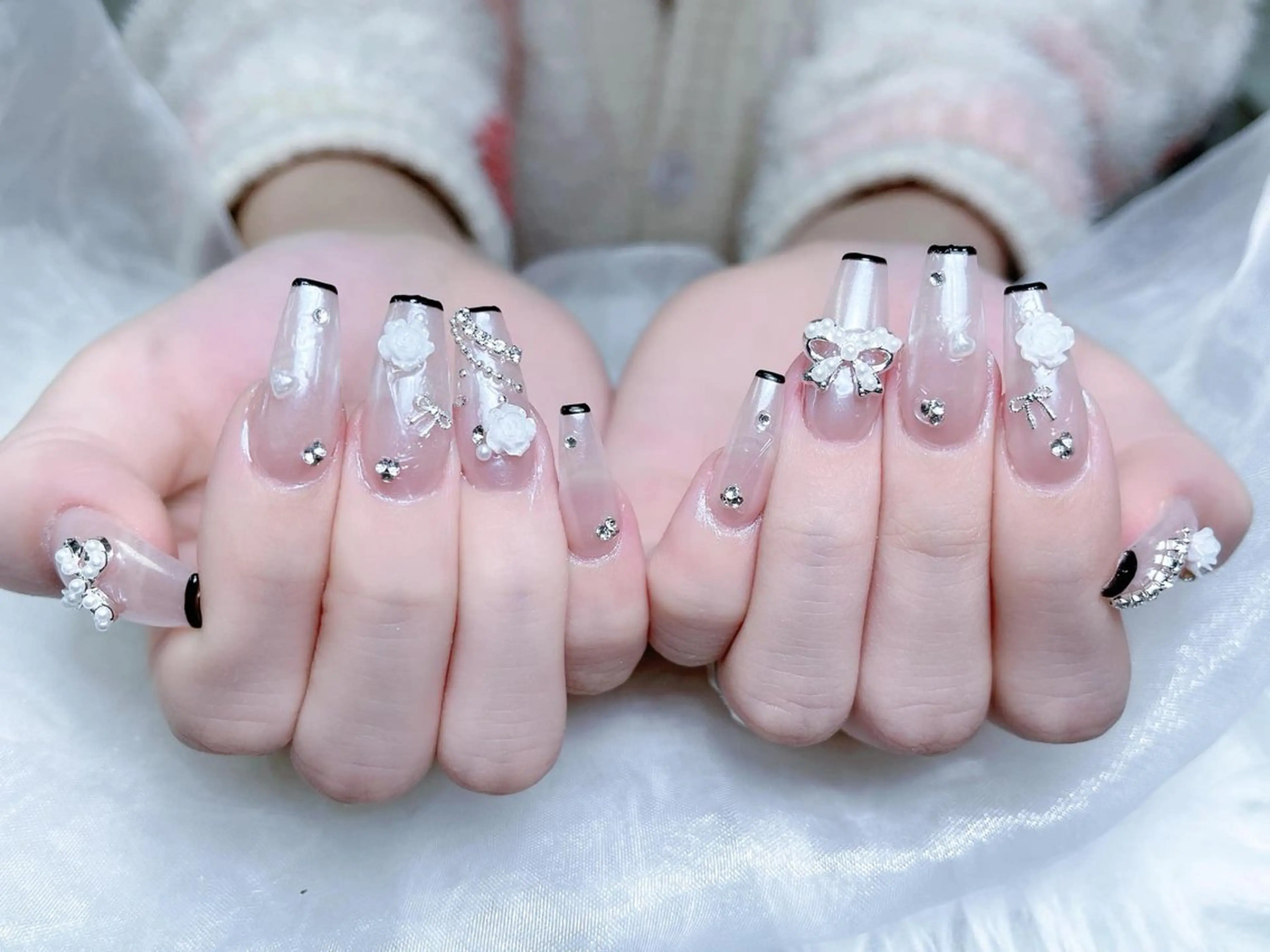 ネイル オーロラネイル クリアネイル フラッシュネイル ジェルネイル グラデーション ハンドネイル Amee Nail Salonのネイルデザイン