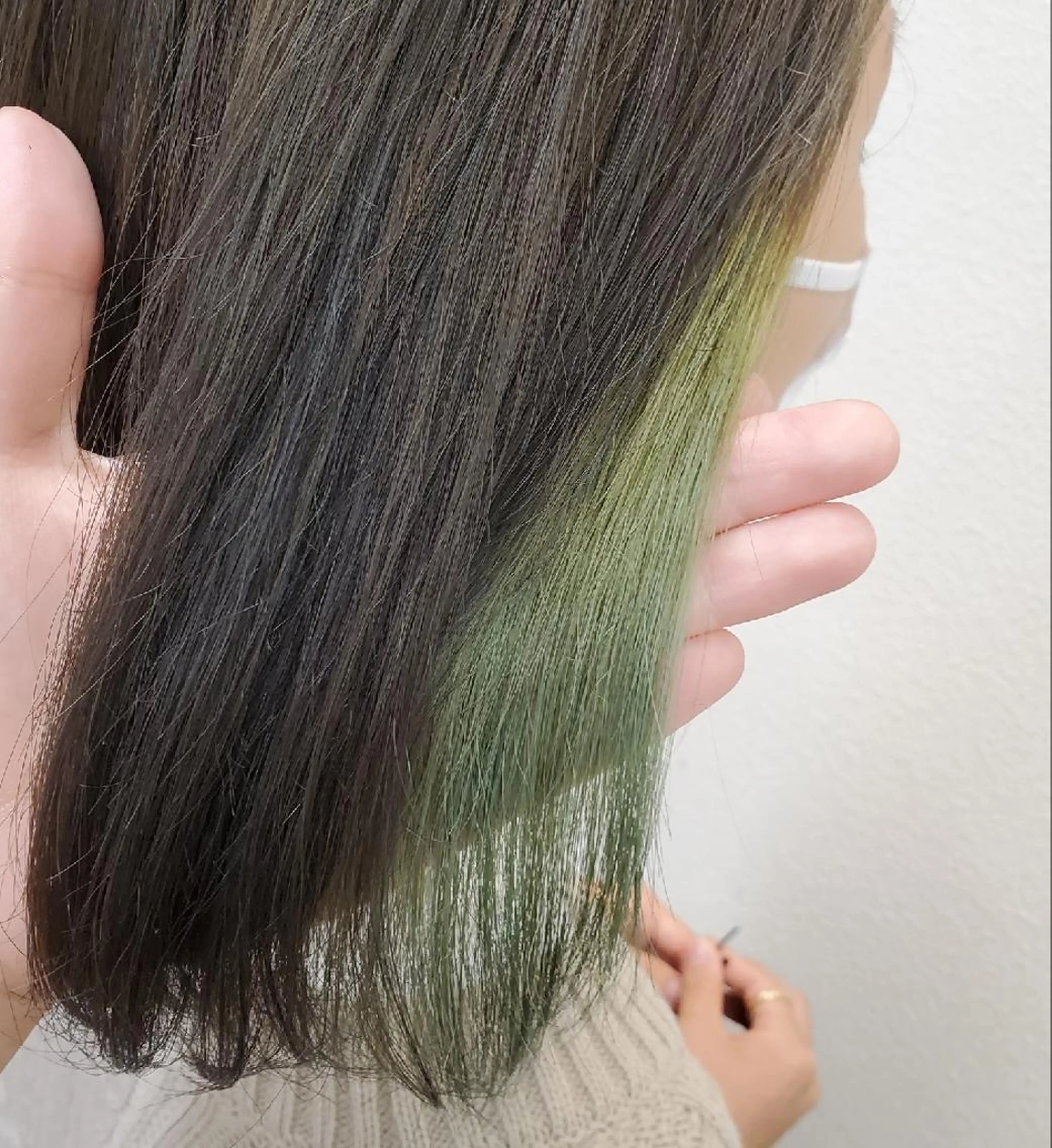 ミディアム 推しアニメカラー🌈 ツヤ透明感カラー🦄のヘアスタイル