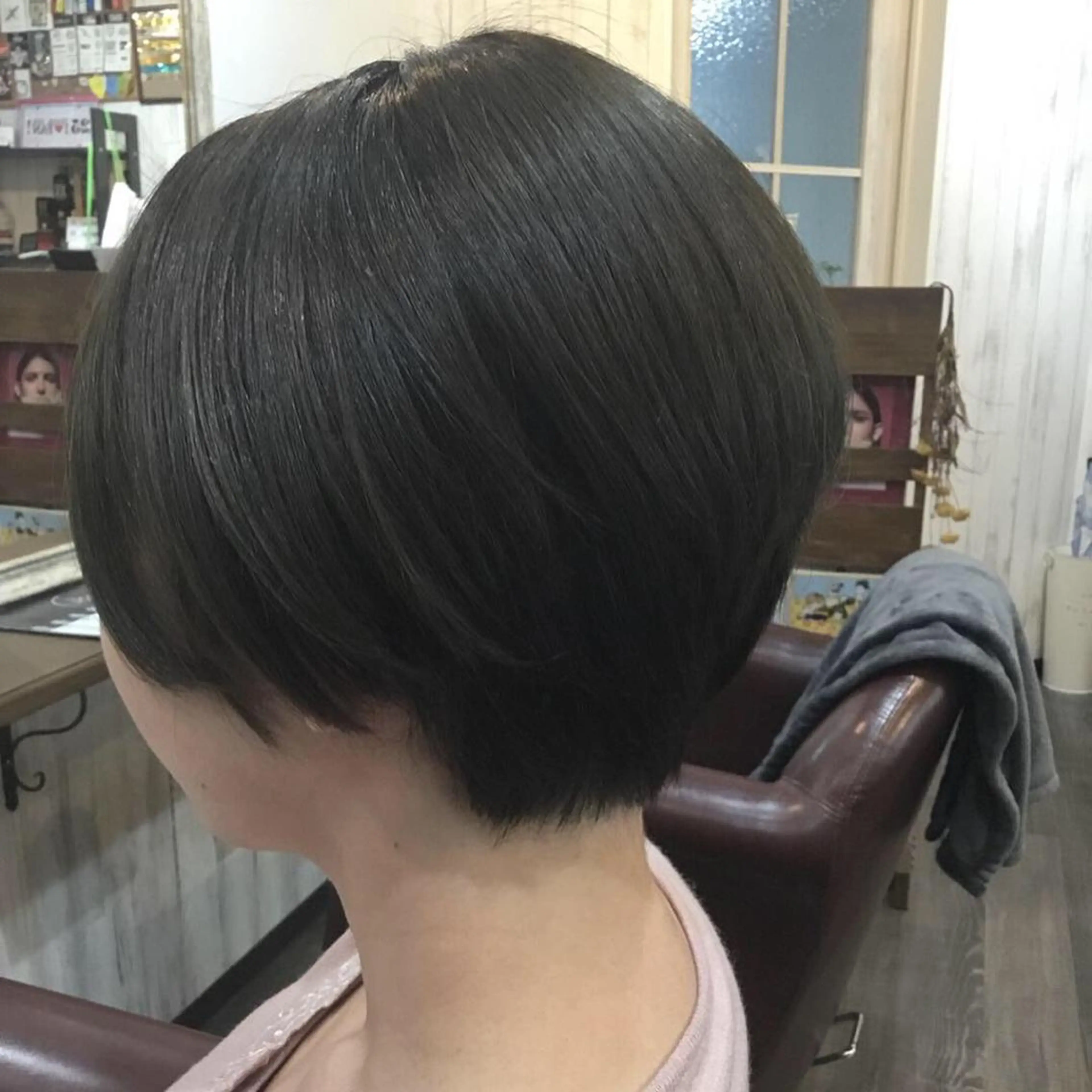 ショート カラー embrace エンブレイスのヘアスタイル