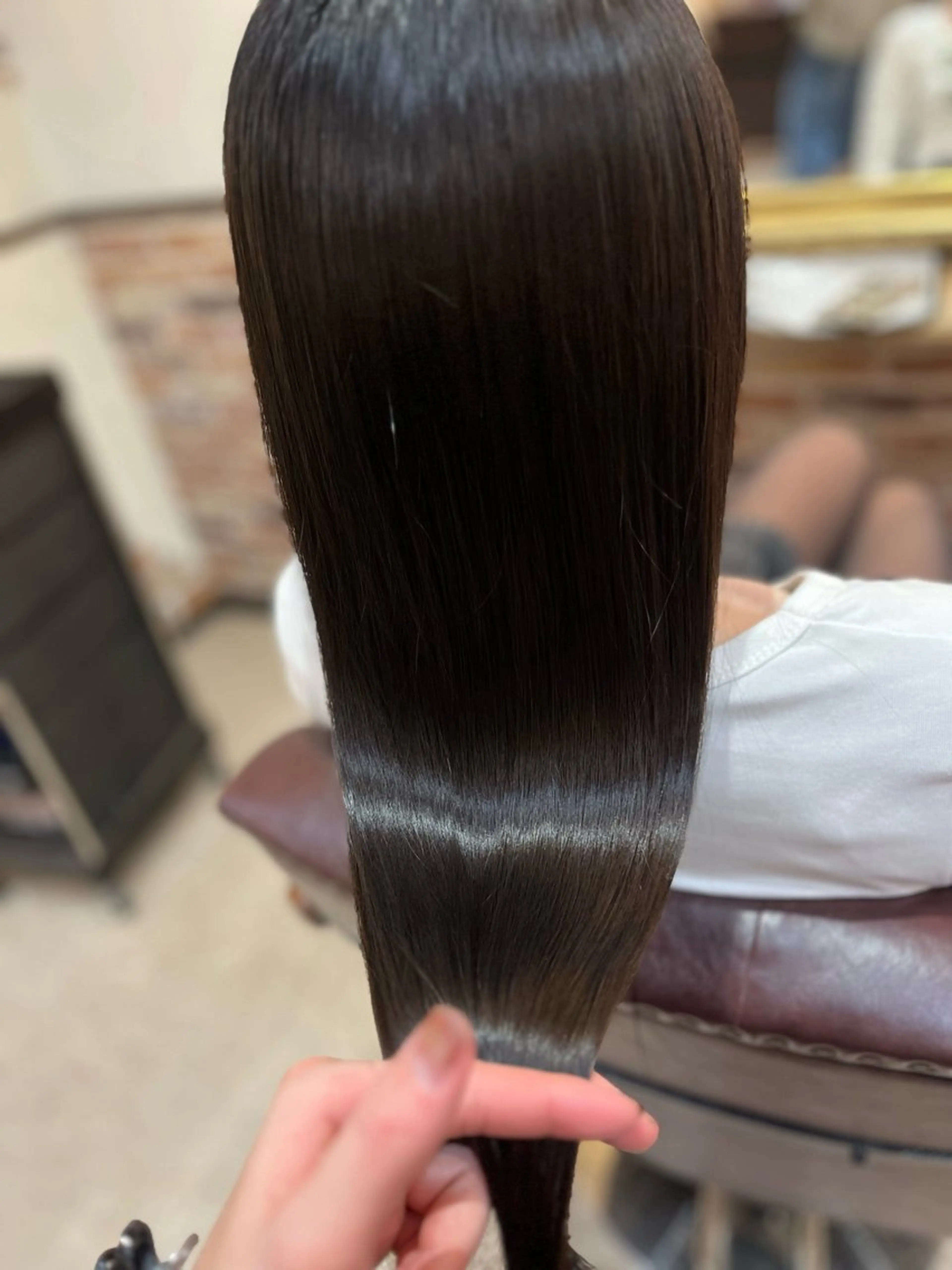 カット＋コラーゲン縮毛矯正＋リタッチカラープレTr（前処理剤）の写真