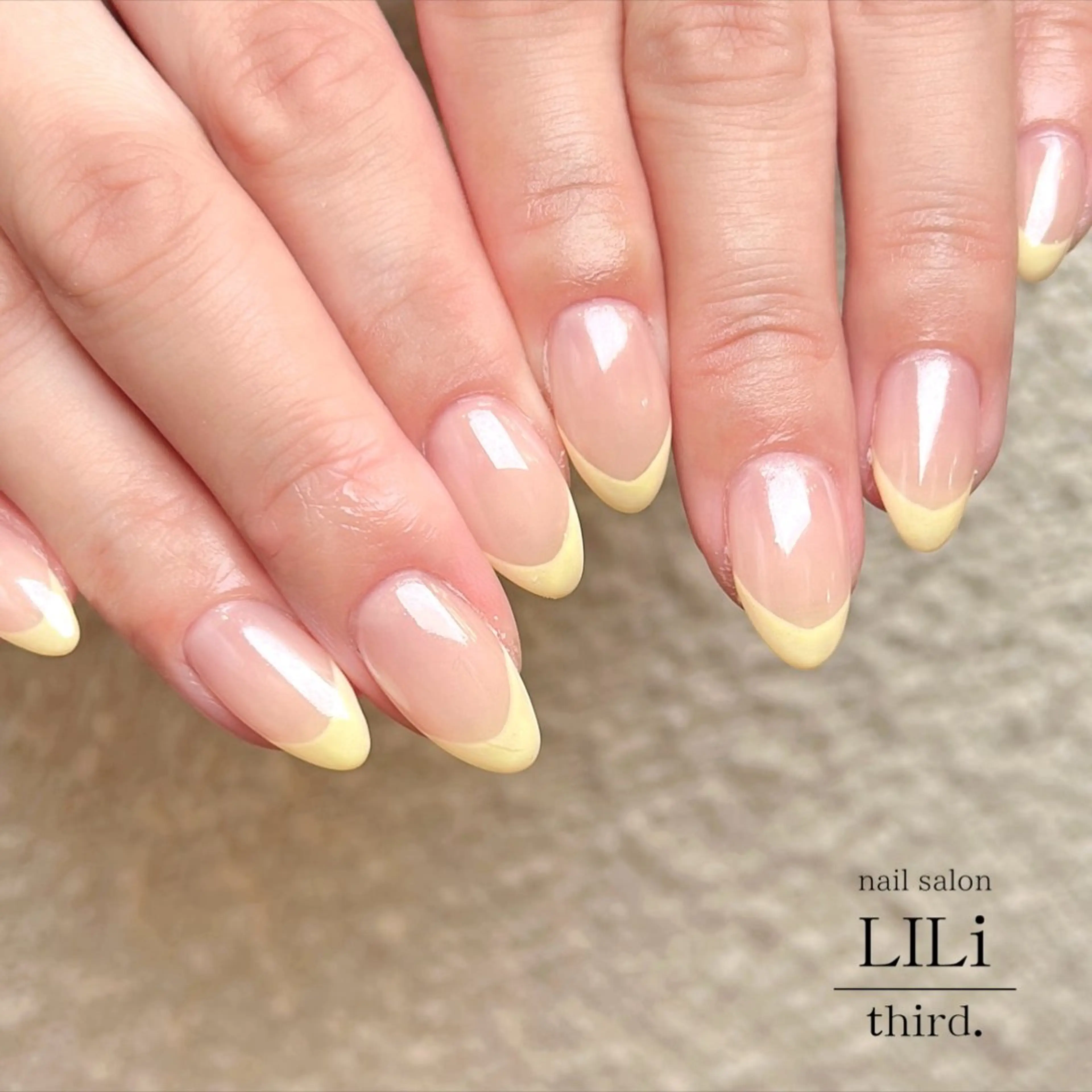 ネイル フレンチネイル ミラーネイル ホワイト 黄色 ハンドネイル Saya ᵕ̈*のネイルデザイン