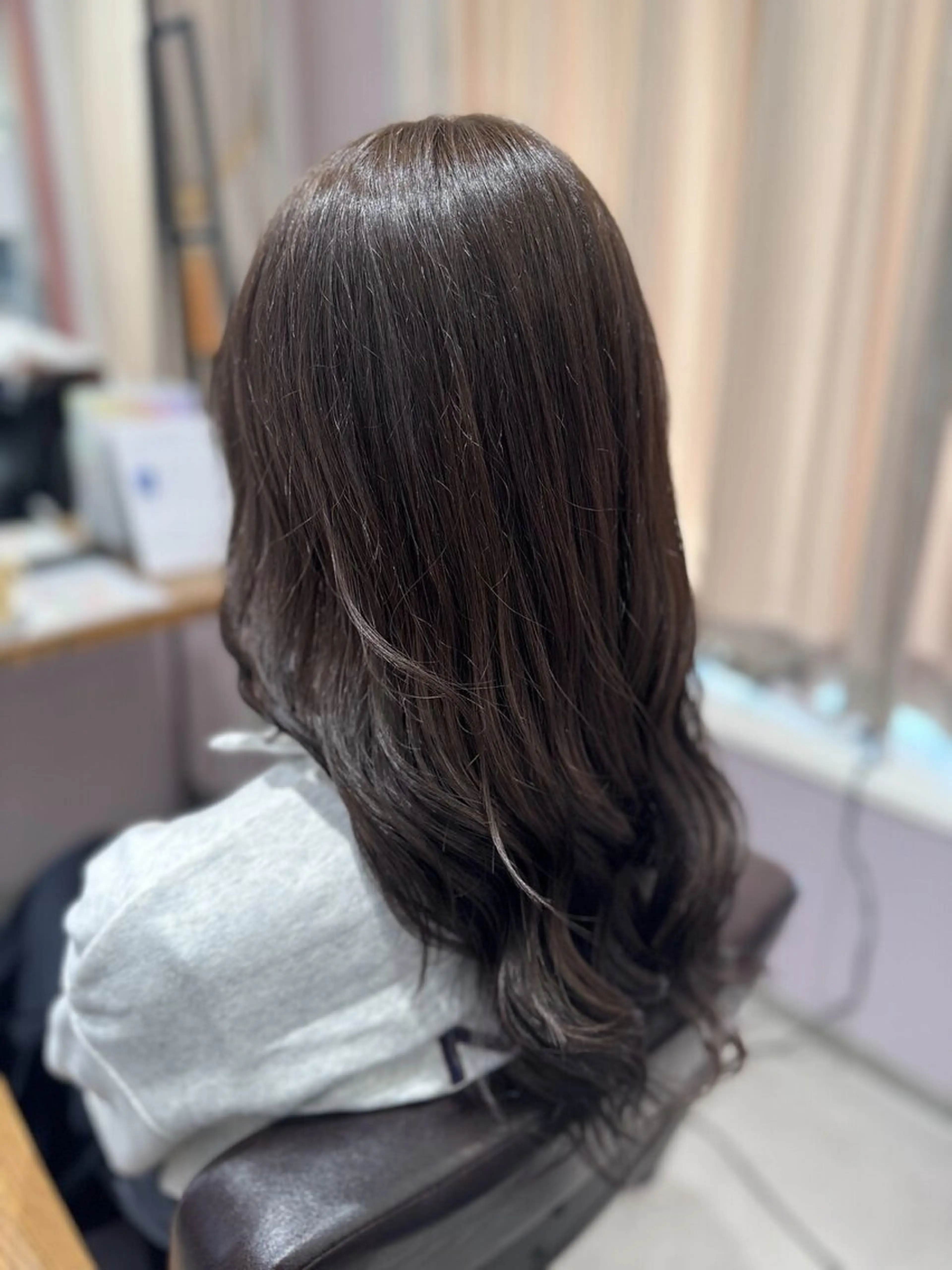 カラー 西原 愛紗のヘアスタイル