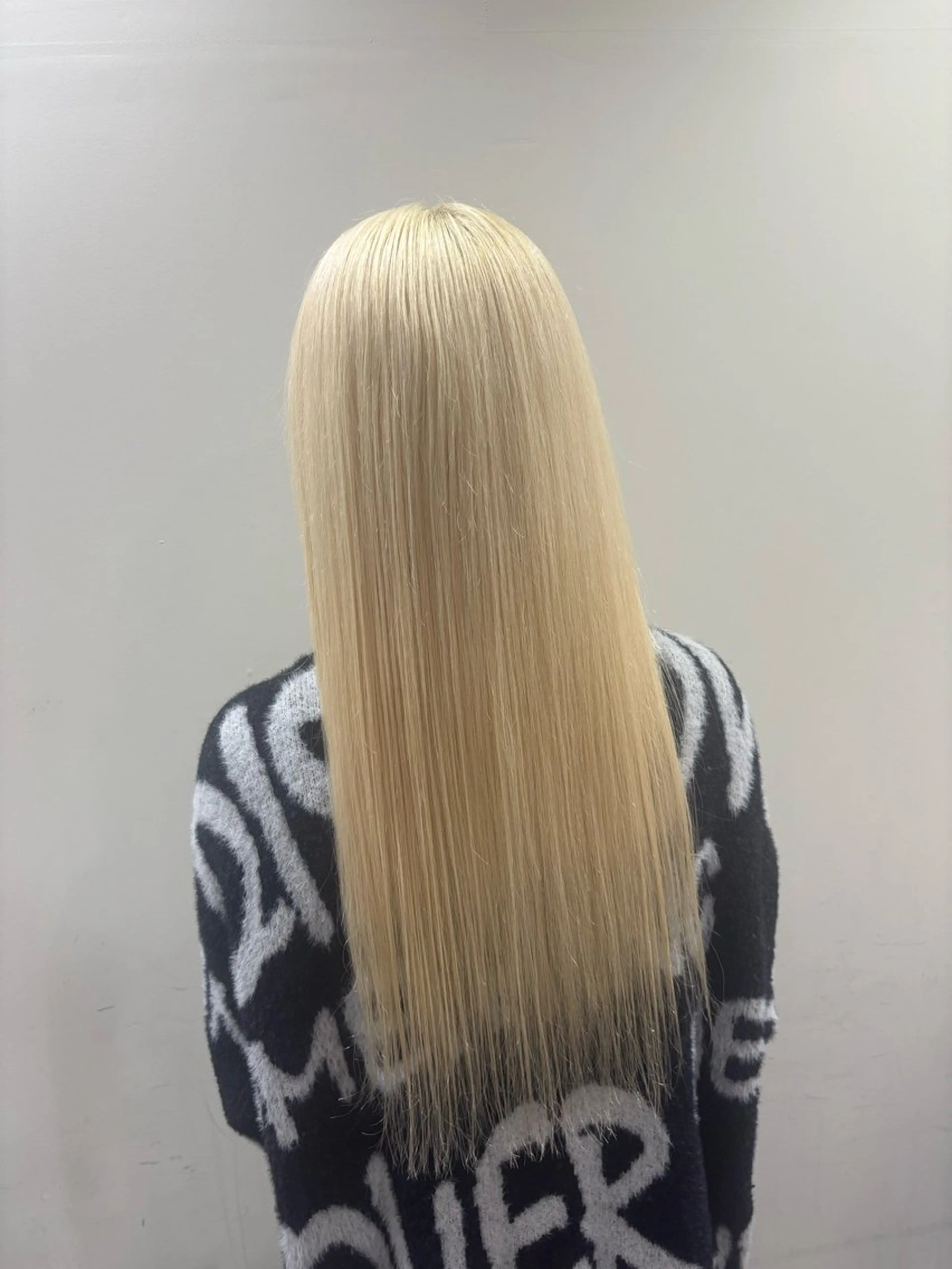 ロング カラー ヘアカラー トリートメント ヘッドスパ ブリーチ予約率90% 以上✨森山陽向のヘアスタイル