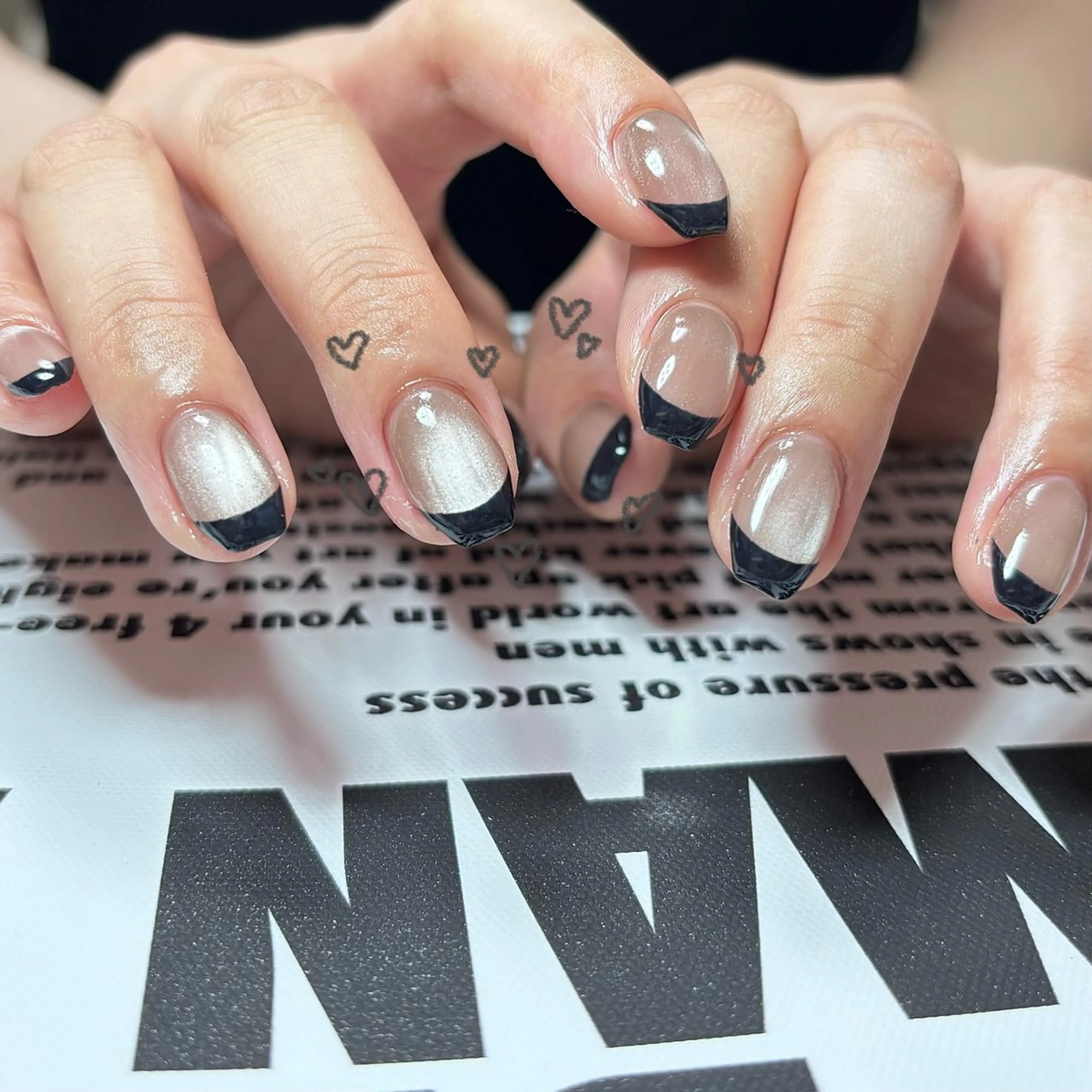 ネイル フレンチネイル ジェルネイル マグネットネイル ハンドネイル Nailsalon BLOOM🌷 山崎のネイルデザイン