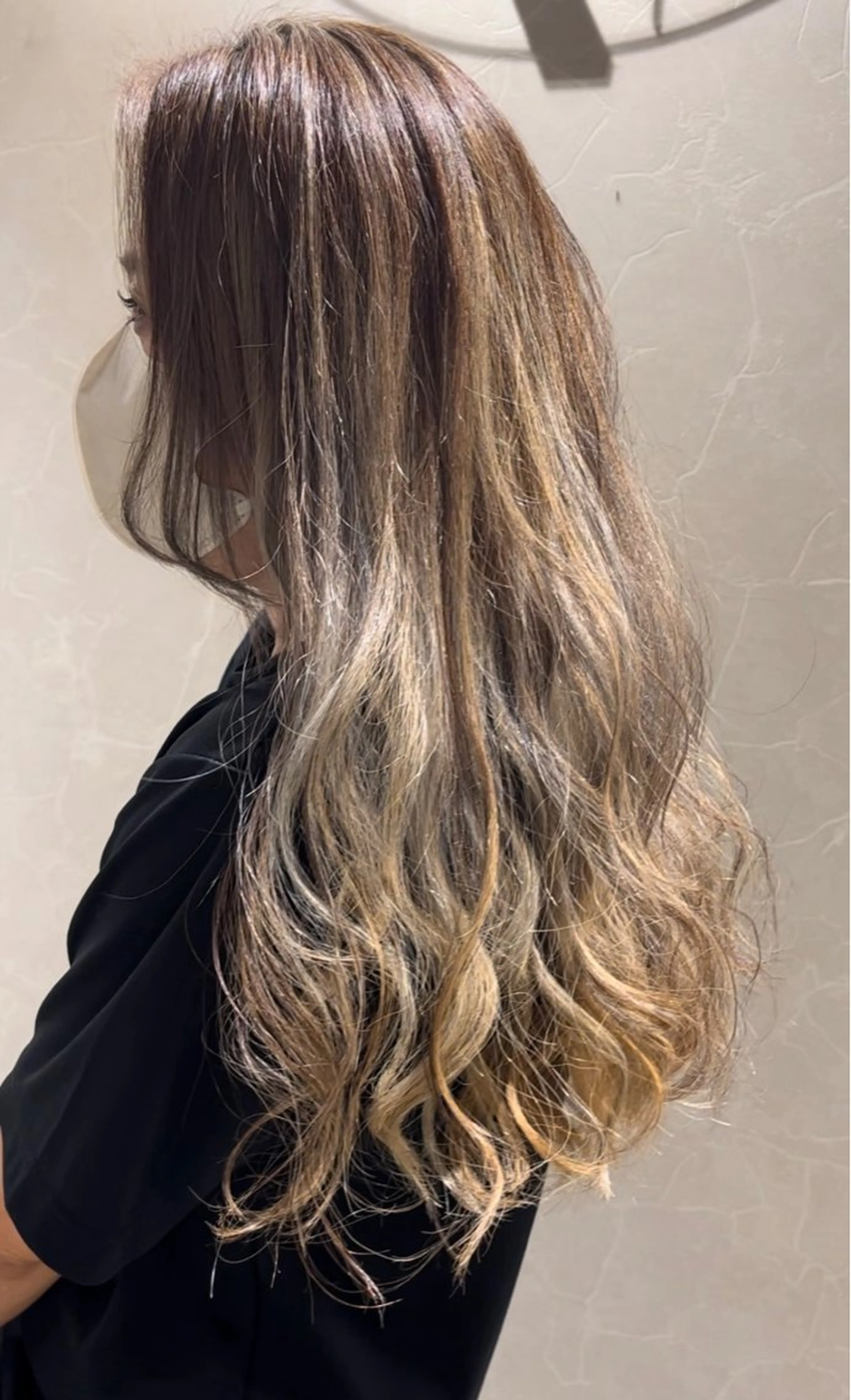 ロング レイヤーカット COMMUOVERE瓢箪山店所属・瓦井 慧のヘアスタイル