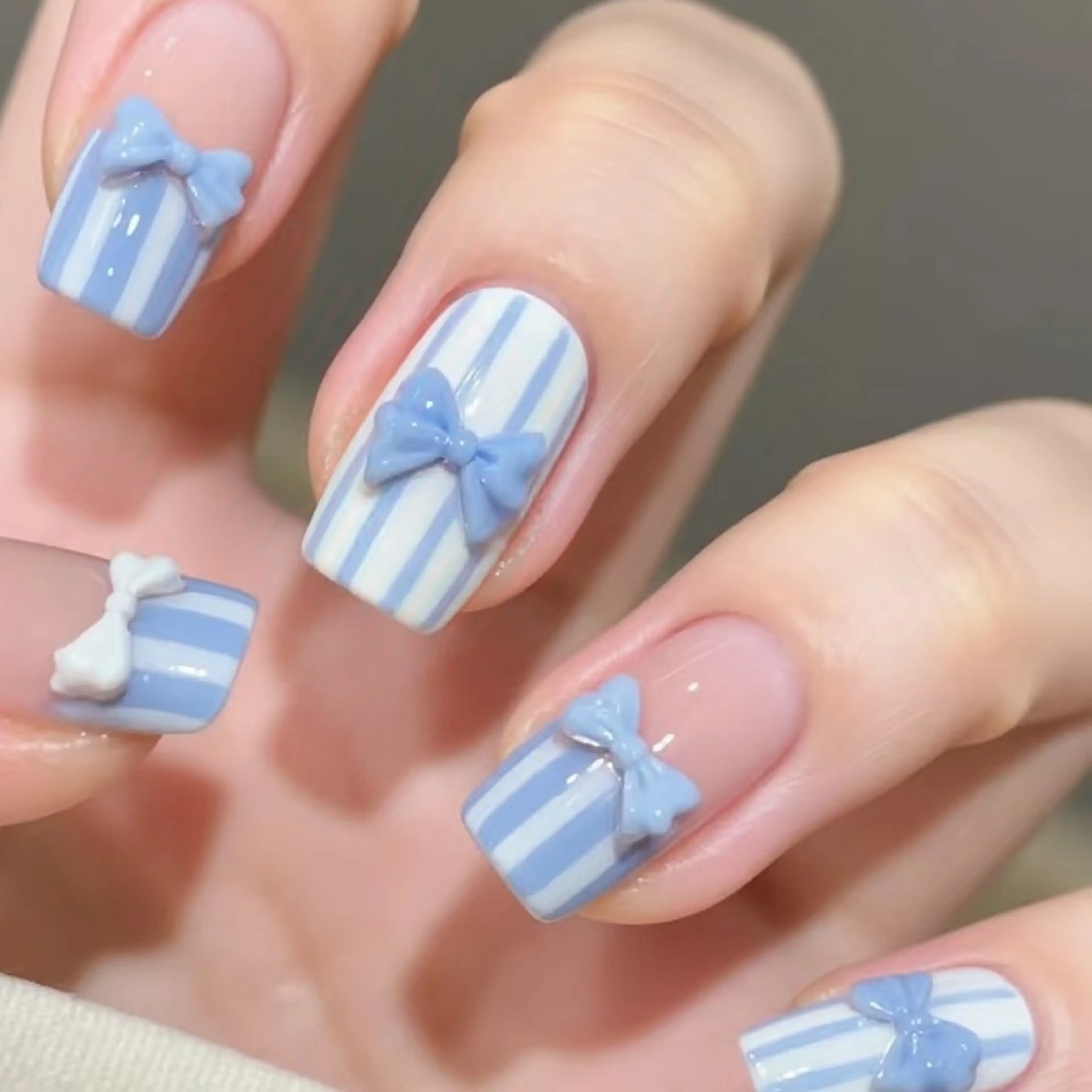 ネイル 鈴木 彩星のネイルデザイン