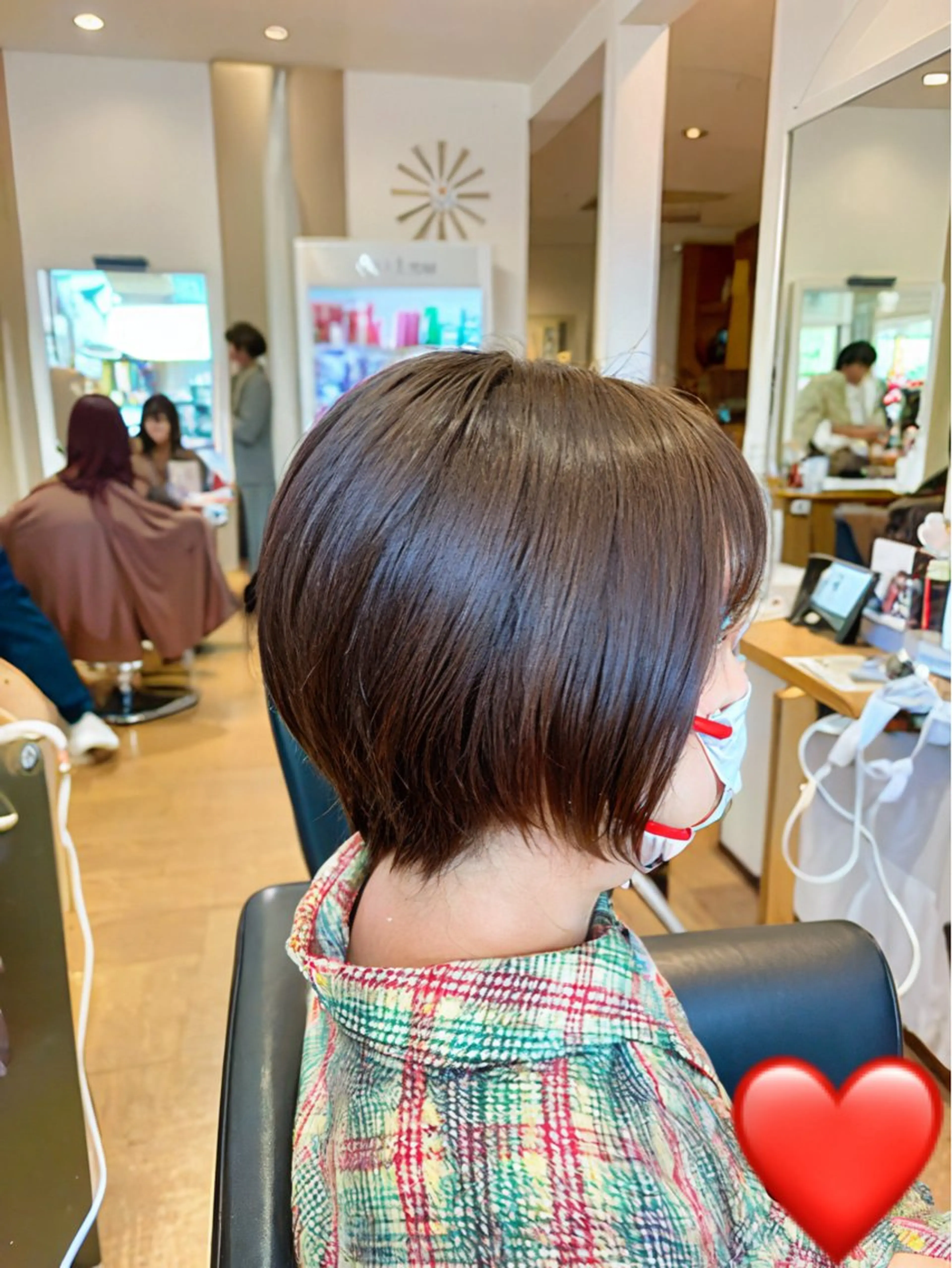ショート カラー イヤリングカラー イルミナカラー ボブ ショートヘア 縮毛矯正 カット ヘアカラー 秋山知穂🌸縮毛矯正 ショートお任せ🌸のヘアスタイル