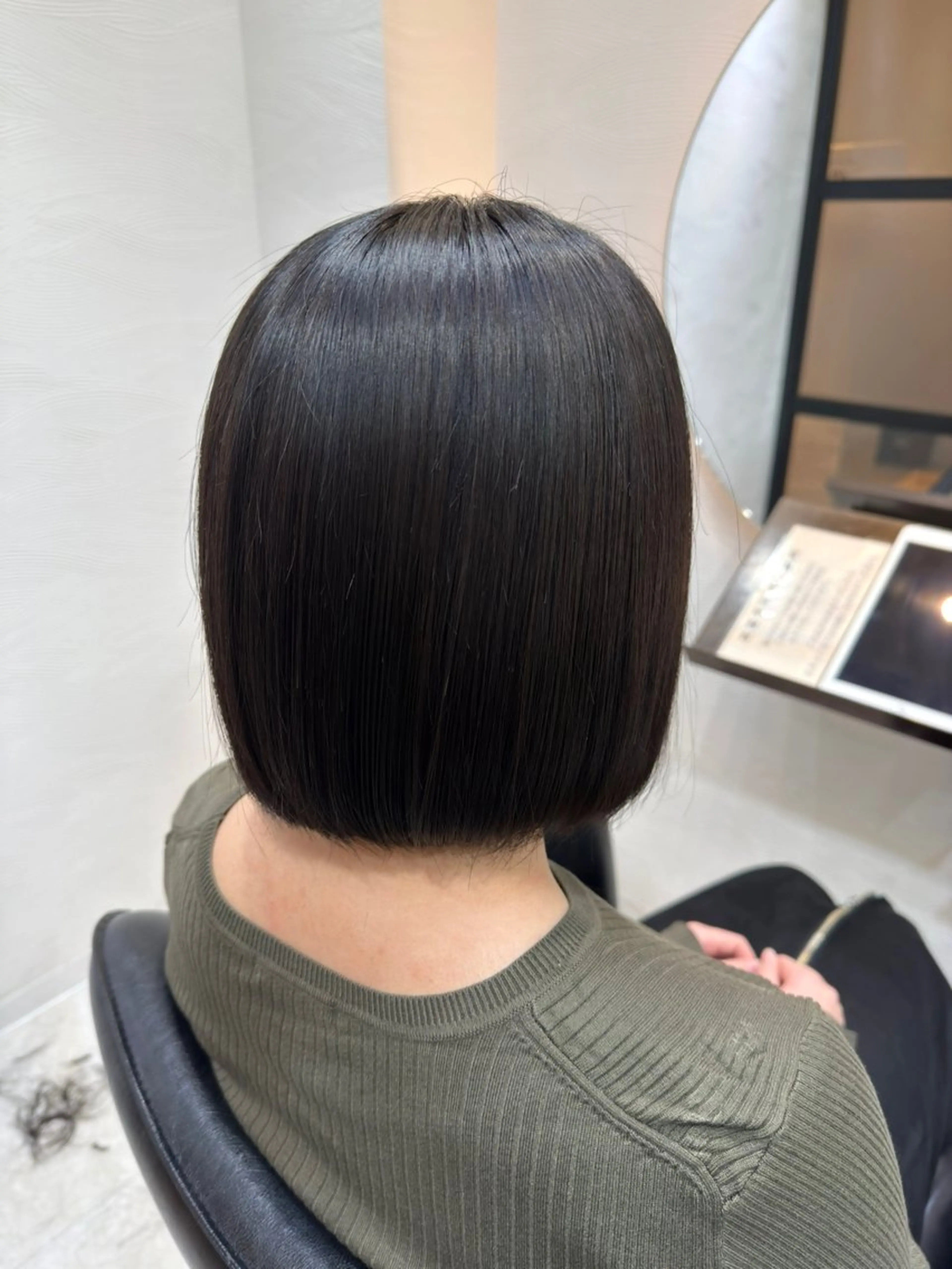 ミディアム 切りっぱなしボブ ボブ 🦋寒色カラー/透明 感カラー🦋 レイナのヘアスタイル