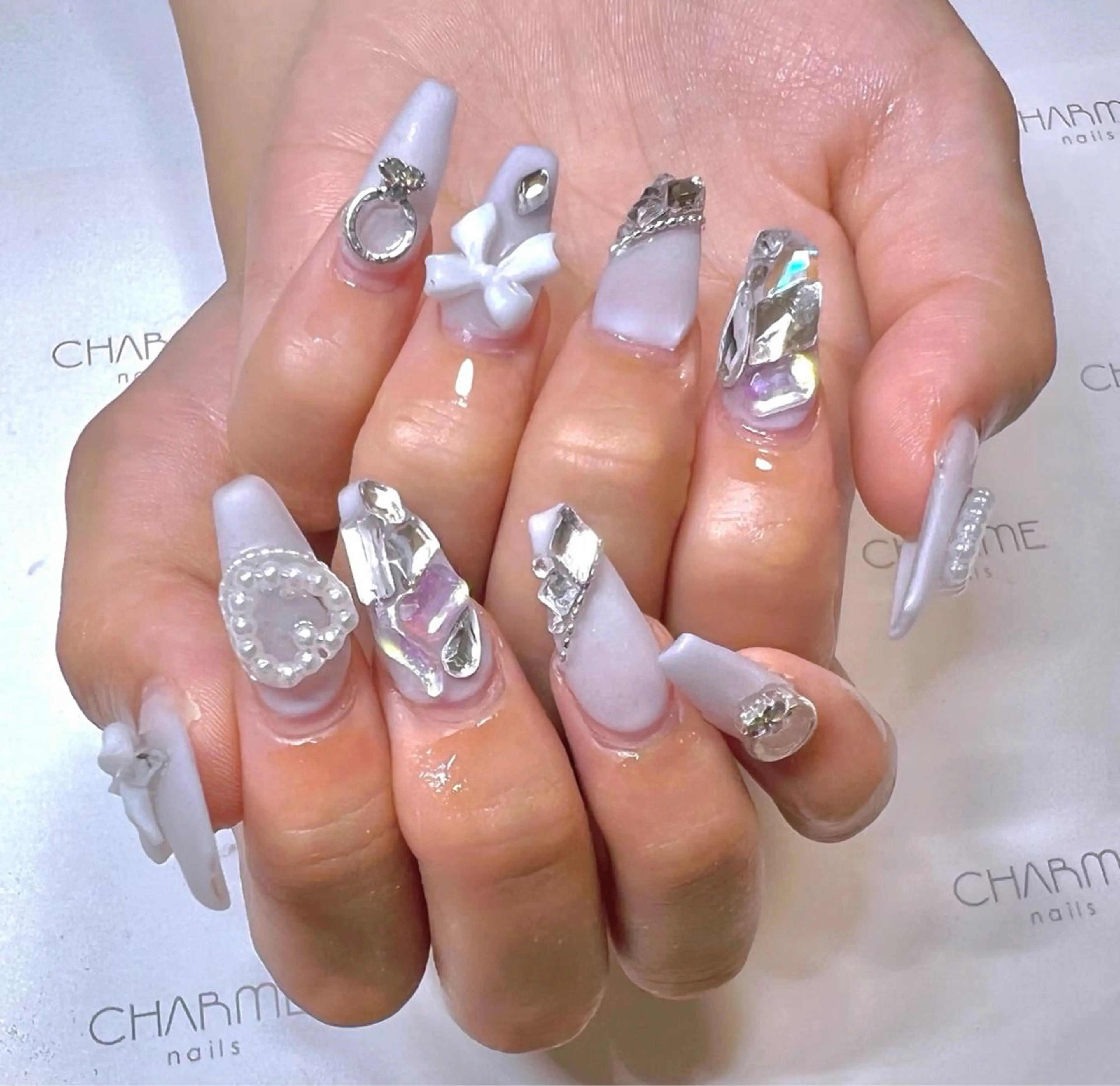 ネイル キラキラネイル マットネイル ハンドネイル CHARME 🤎〔RINA〕のネイルデザイン