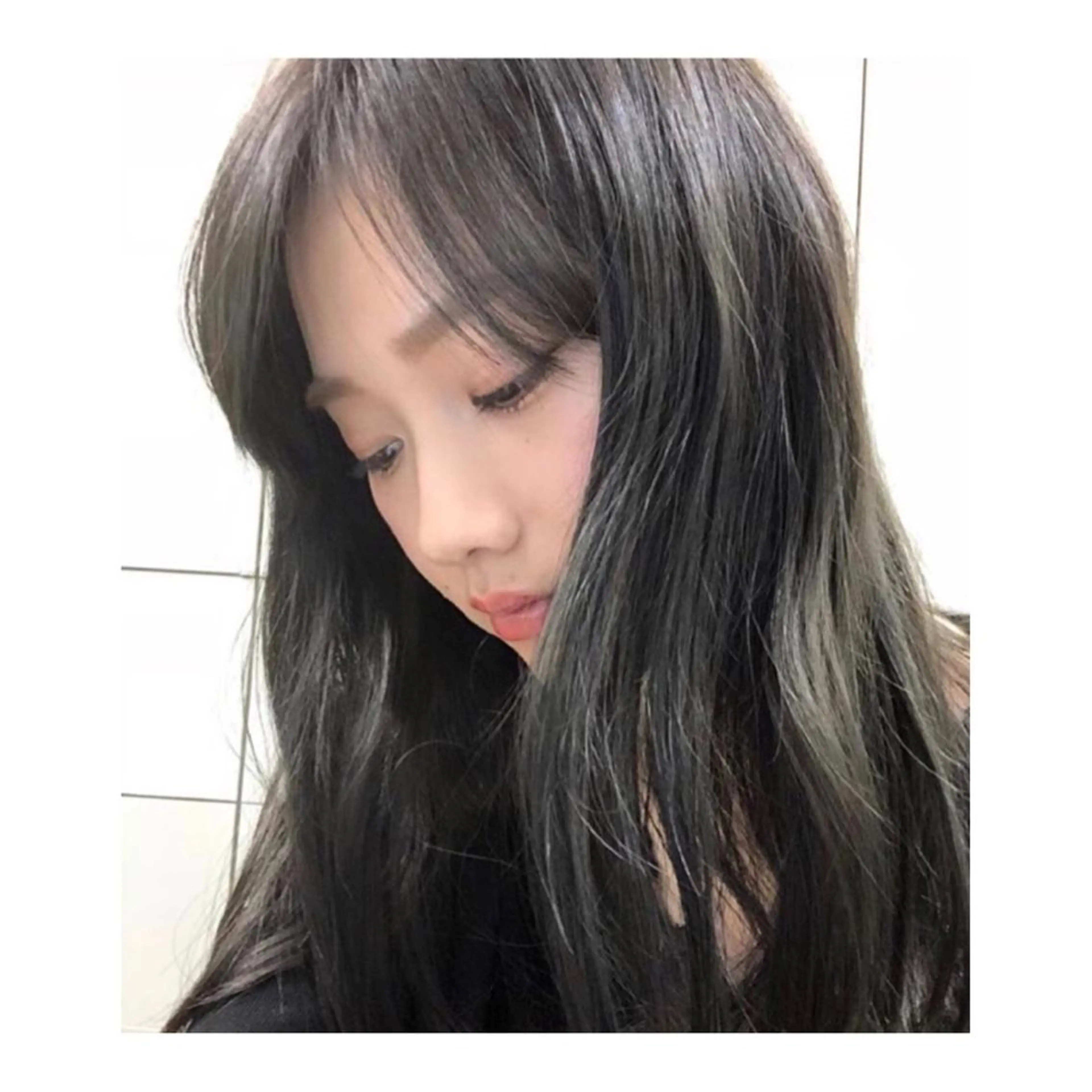 ロング カラー アッシュ ブリーチ ブルーカラー ブルーアッシュ 透明感カラー 竹嶌 健吾のヘアスタイル