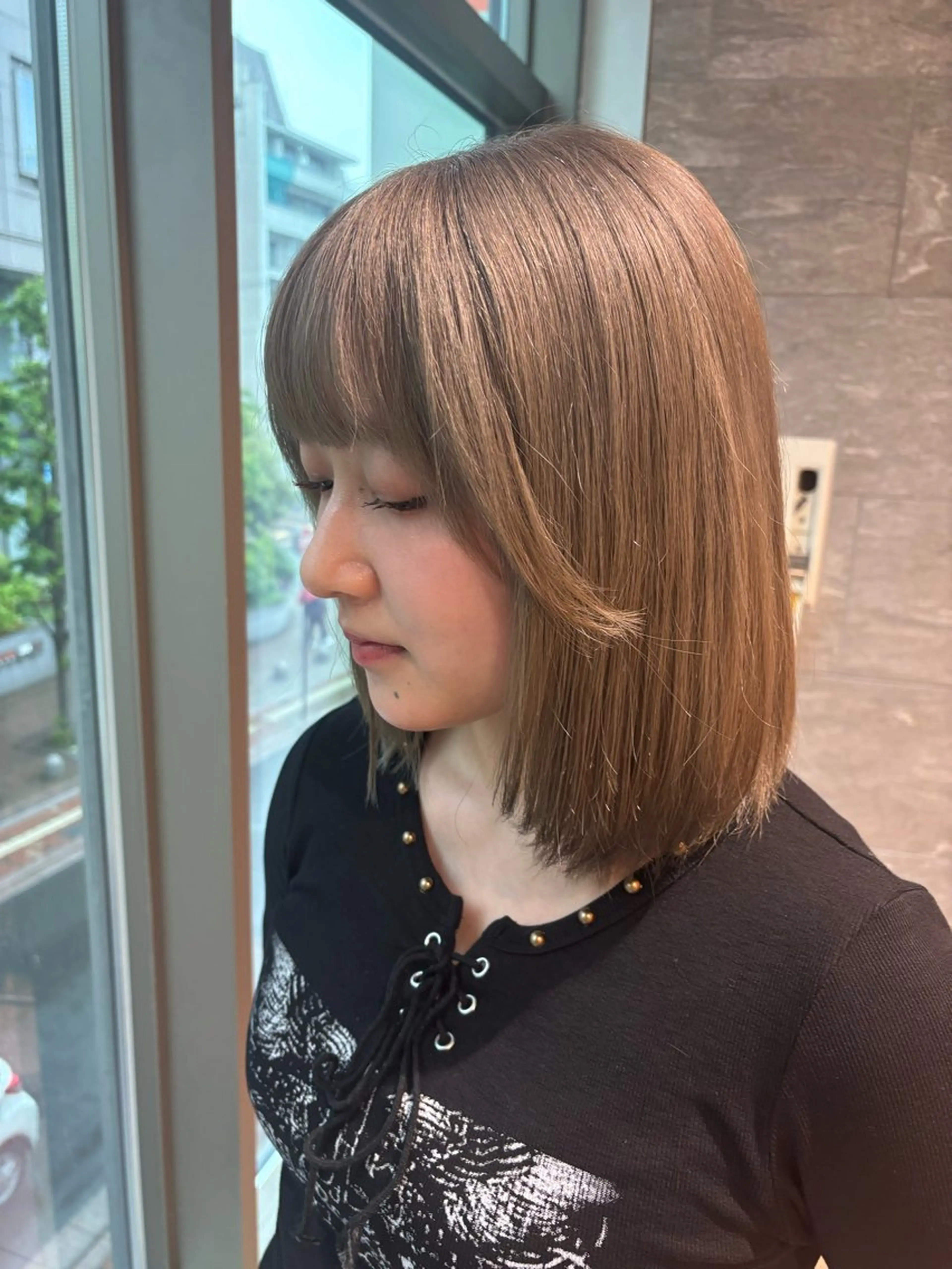 ショート カラー ベージュカラー ミルクティーベージュ ゆい/パーマ/レイヤ ー/似合わせカラーのヘアスタイル