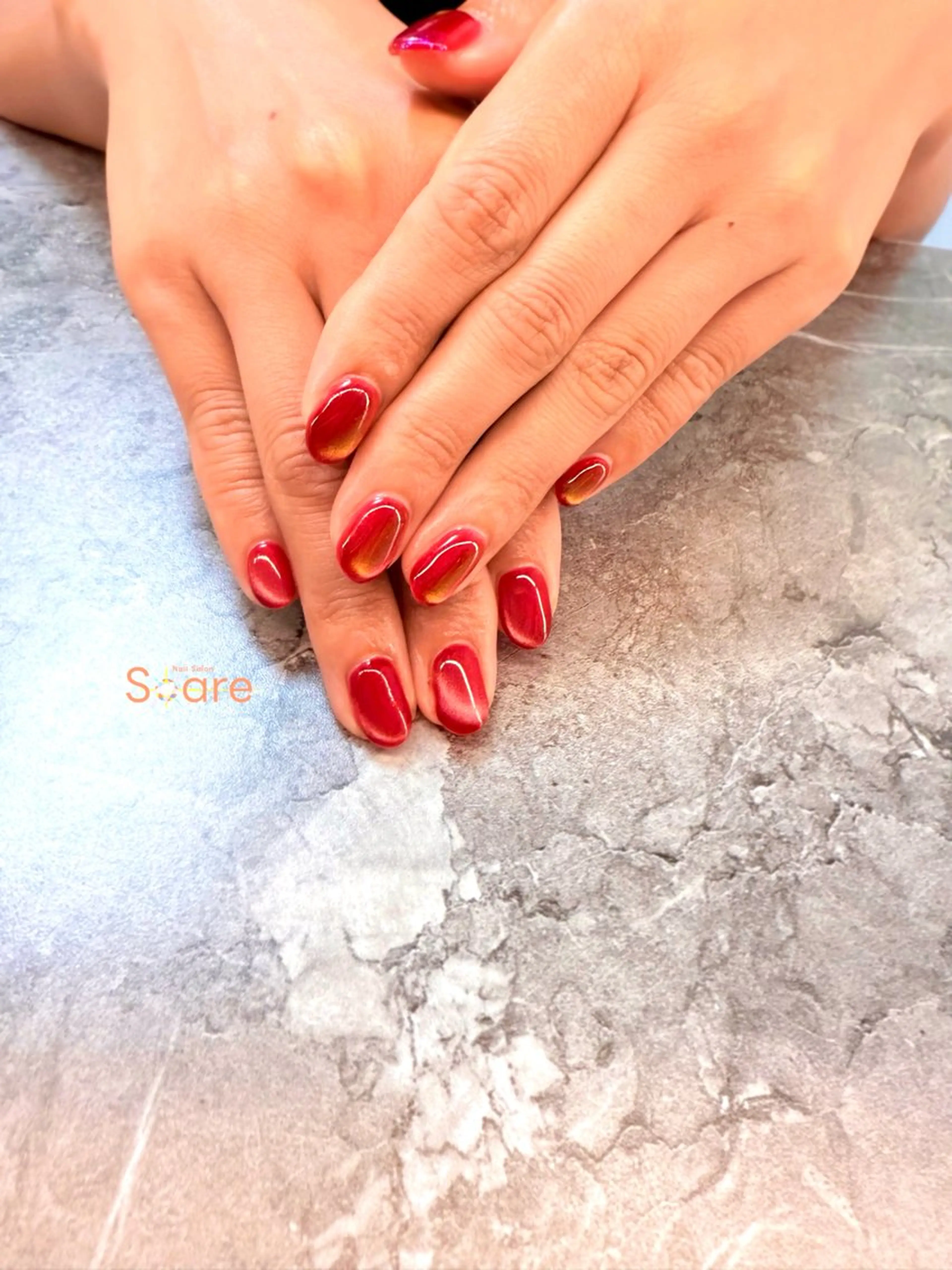 ネイル マグネットネイル 赤色 ハンドネイル Nail Salon Soare所属・金子 みくのネイルデザイン