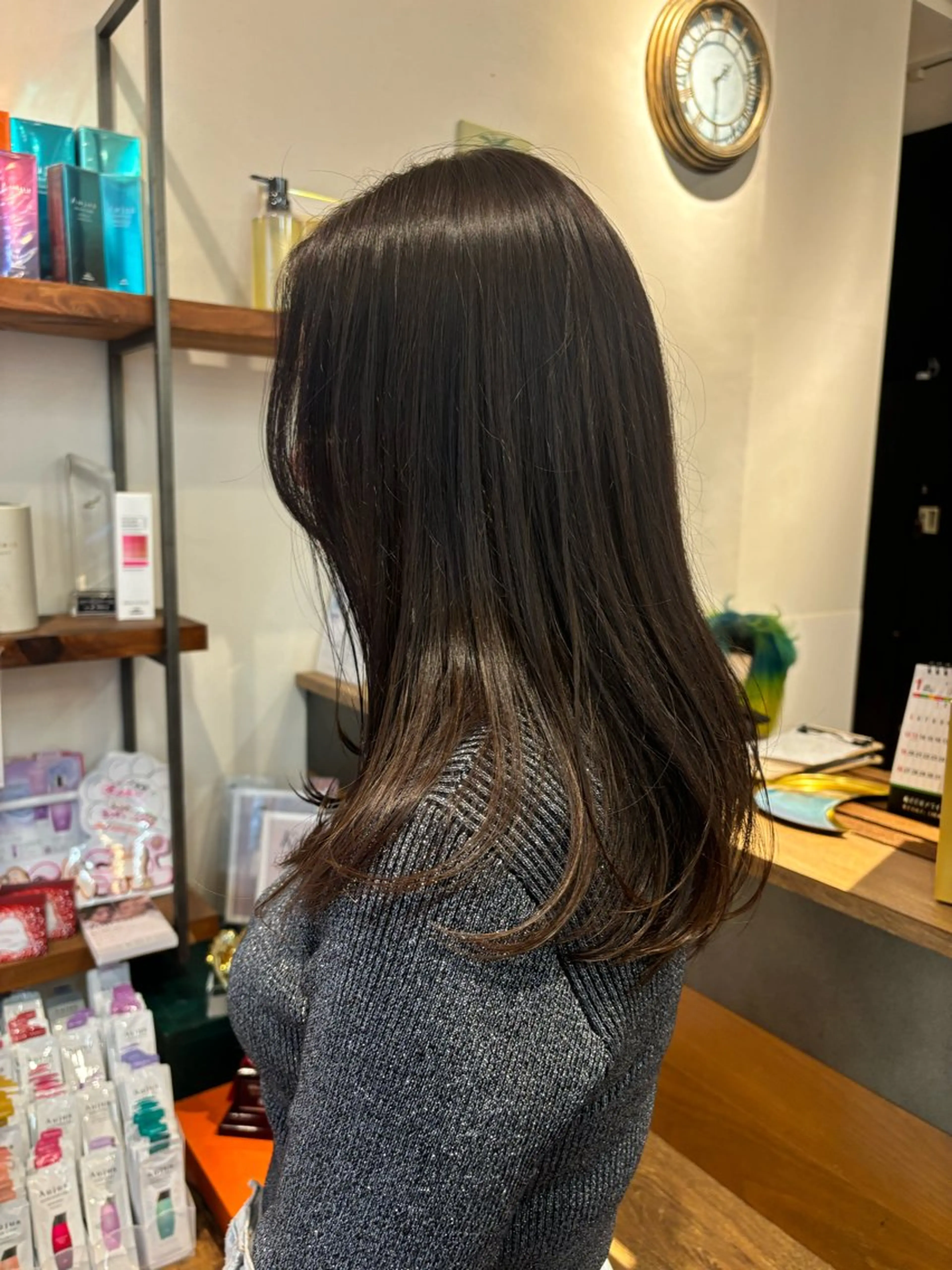 ミディアム カラー ヘアカラー トリートメント Lisa🪄似合わせ ／デザインカラーのヘアスタイル