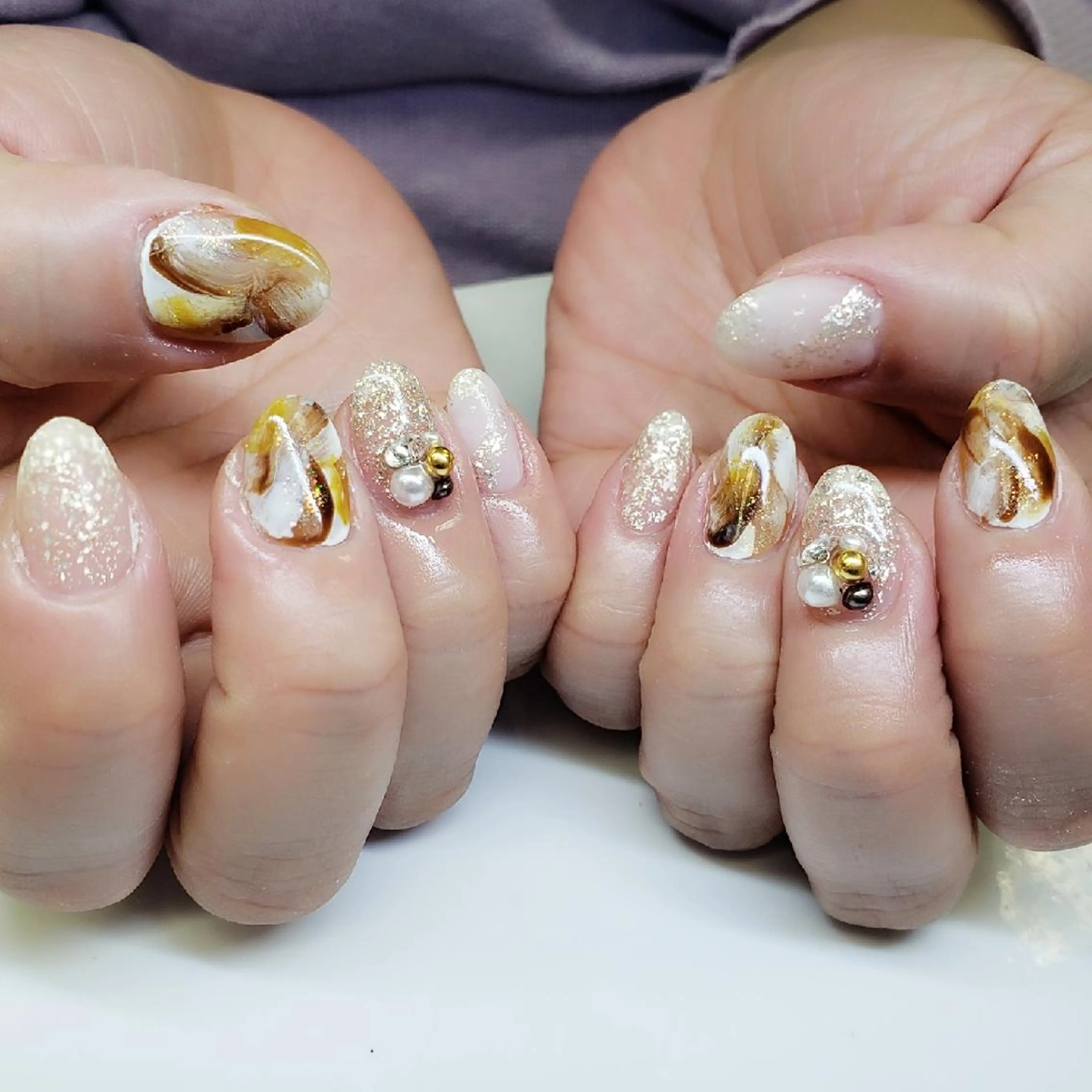 ネイル べっ甲ネイル ニュアンスネイル クロキ 。のネイルデザイン