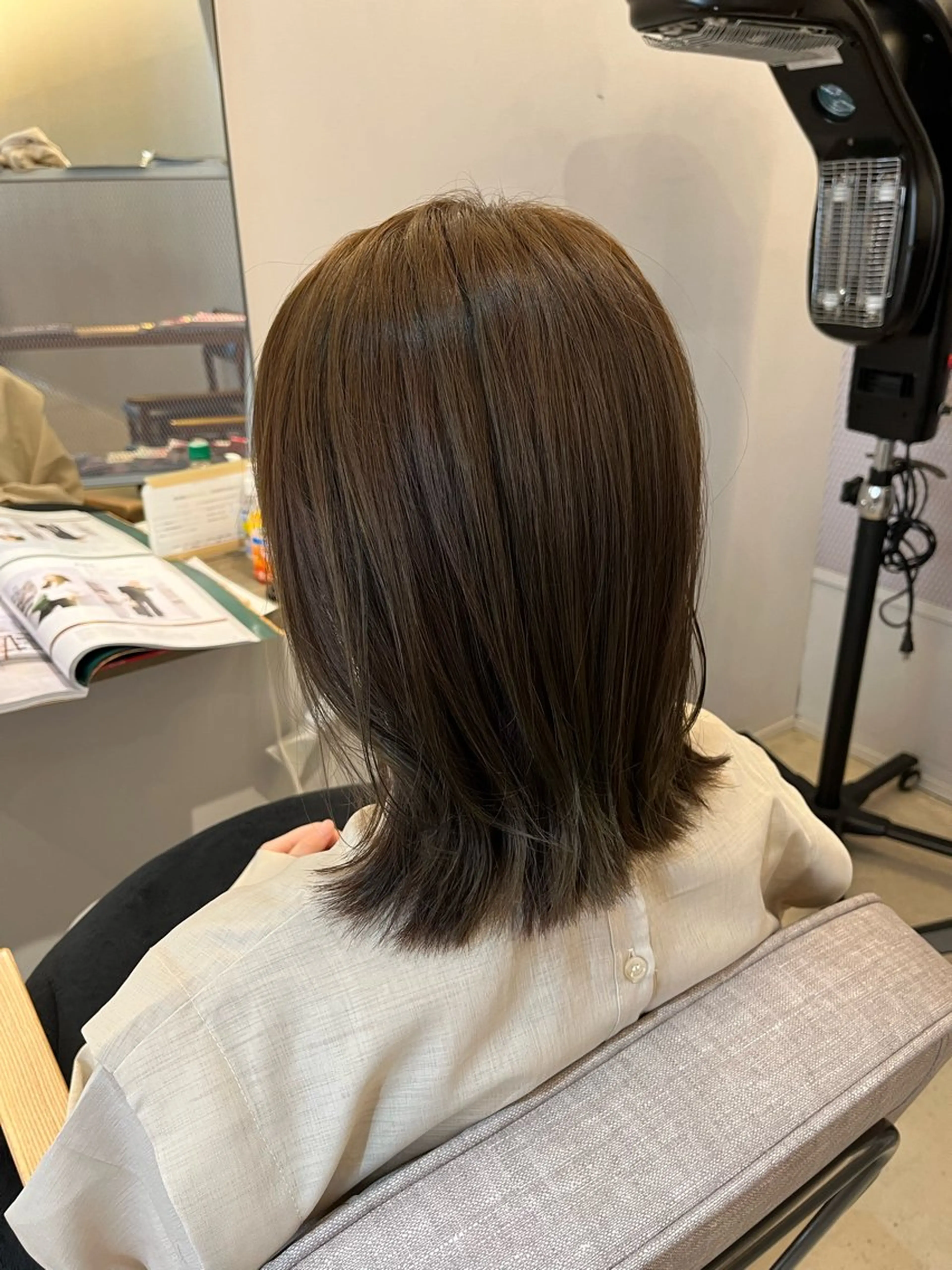 ミディアム 廣岡 采音のヘアスタイル